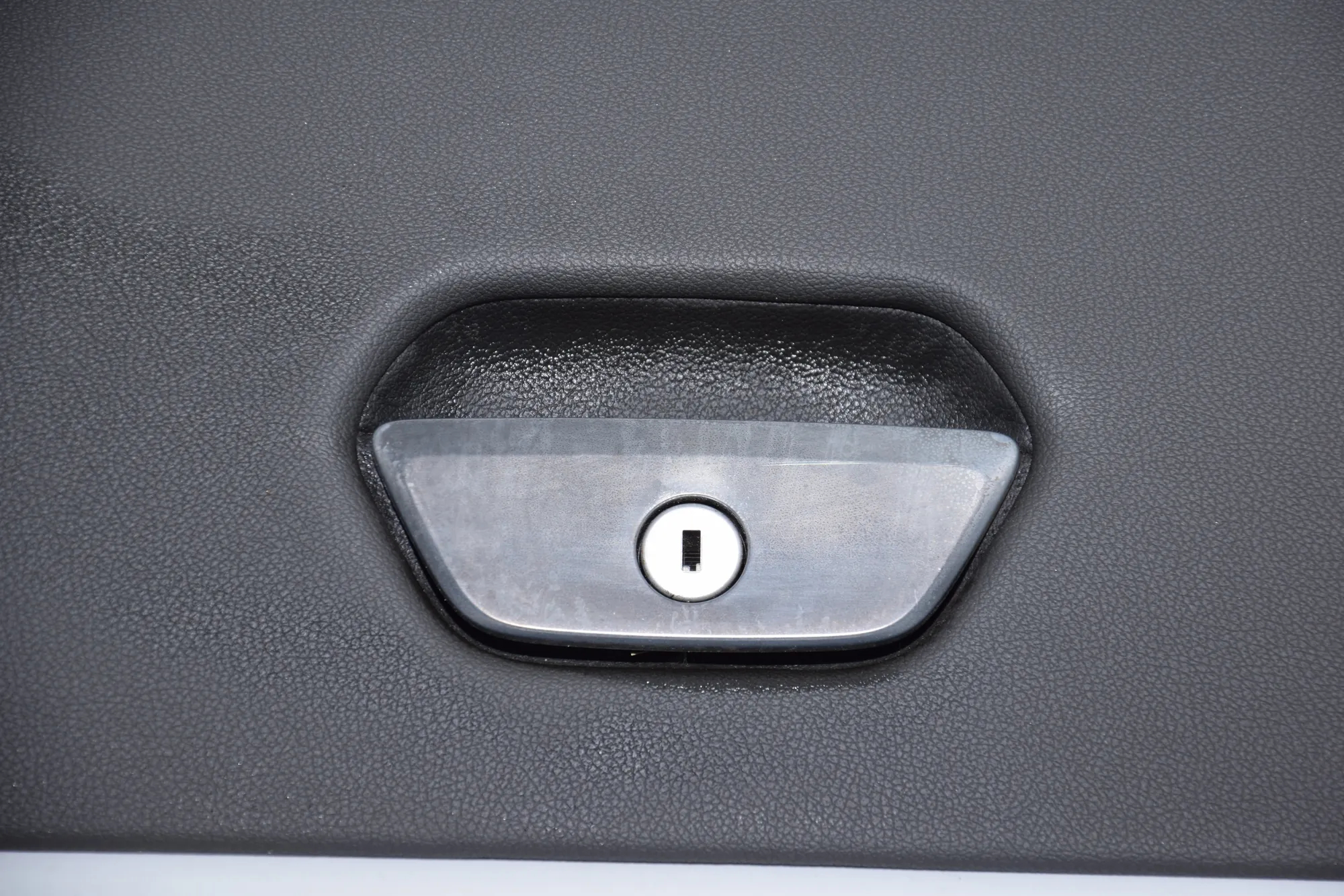 Glove Compartment – OEM 9348658 · BMW 7 (G11, G12) BMW 7 (G11, G12) 730 d, Ld xDrive 2016 – 2