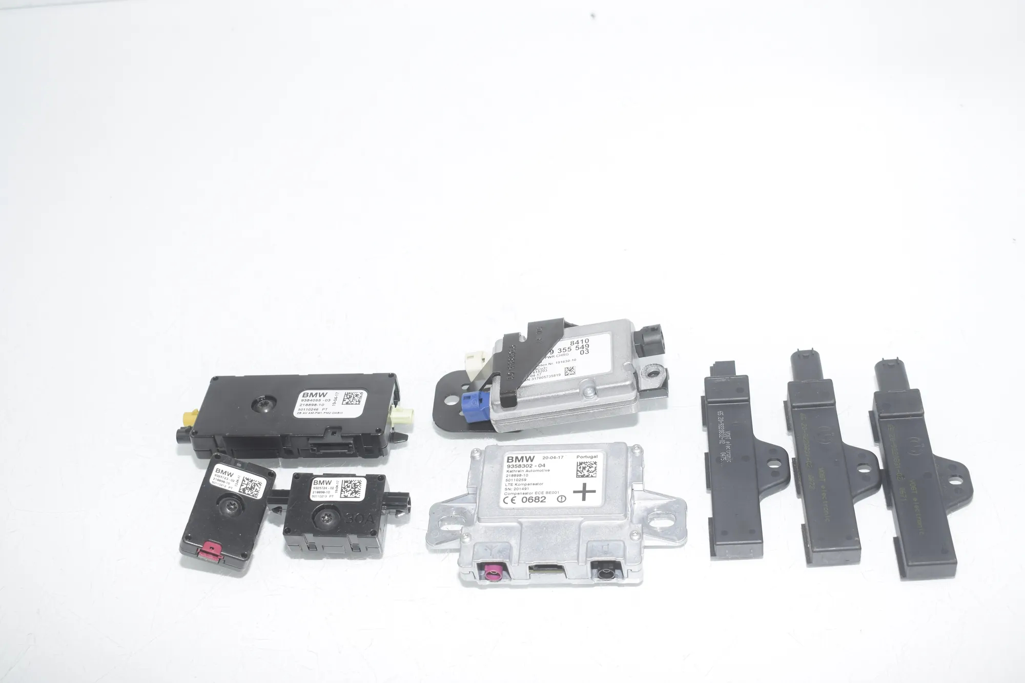 Antenna Amplifier – OEM 9384055 · BMW 5 (G30) (2016 - -) 540 i 2017 – 2