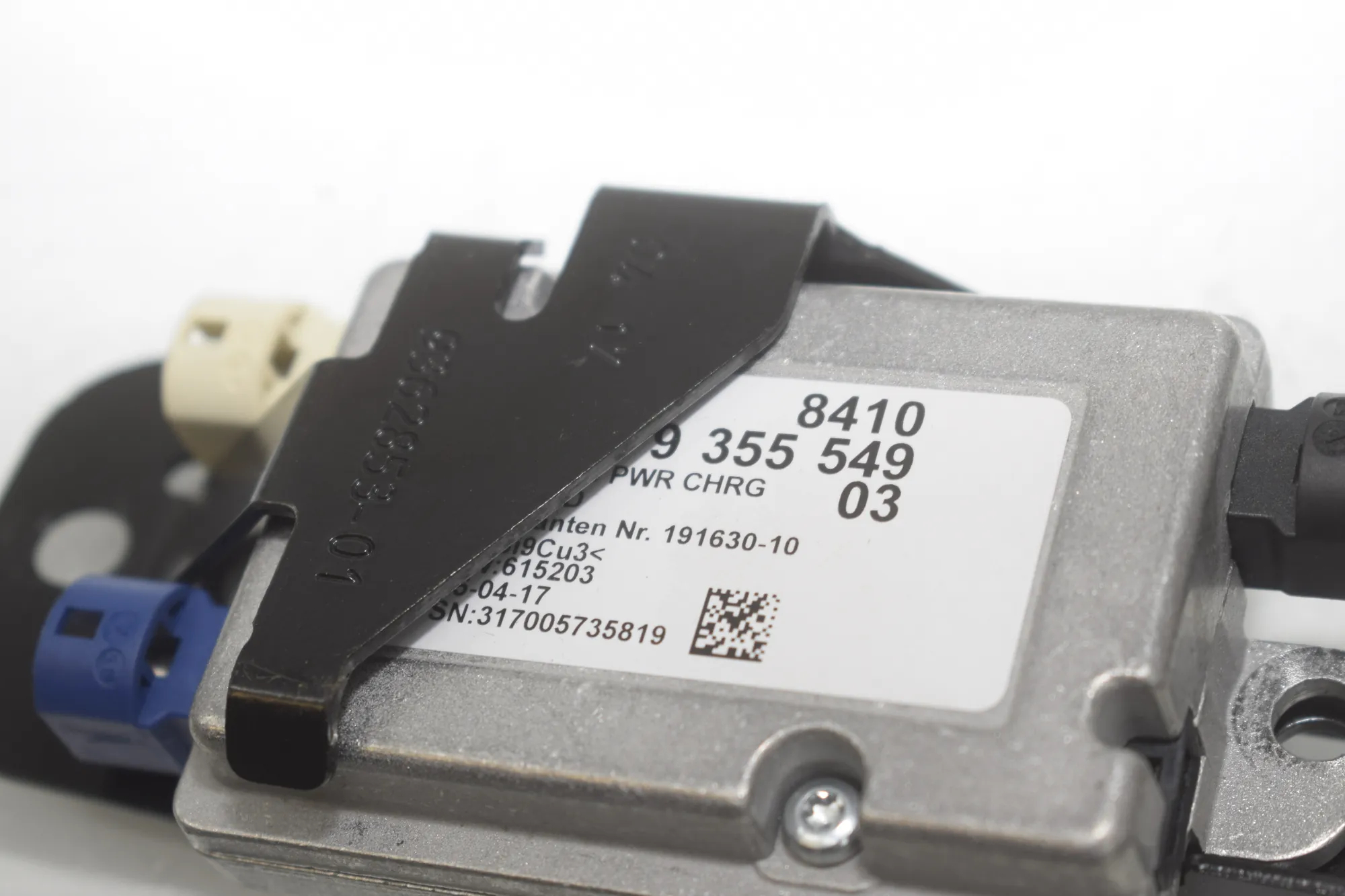 Antenna Amplifier – OEM 9384055 · BMW 5 (G30) (2016 - -) 540 i 2017 – 8