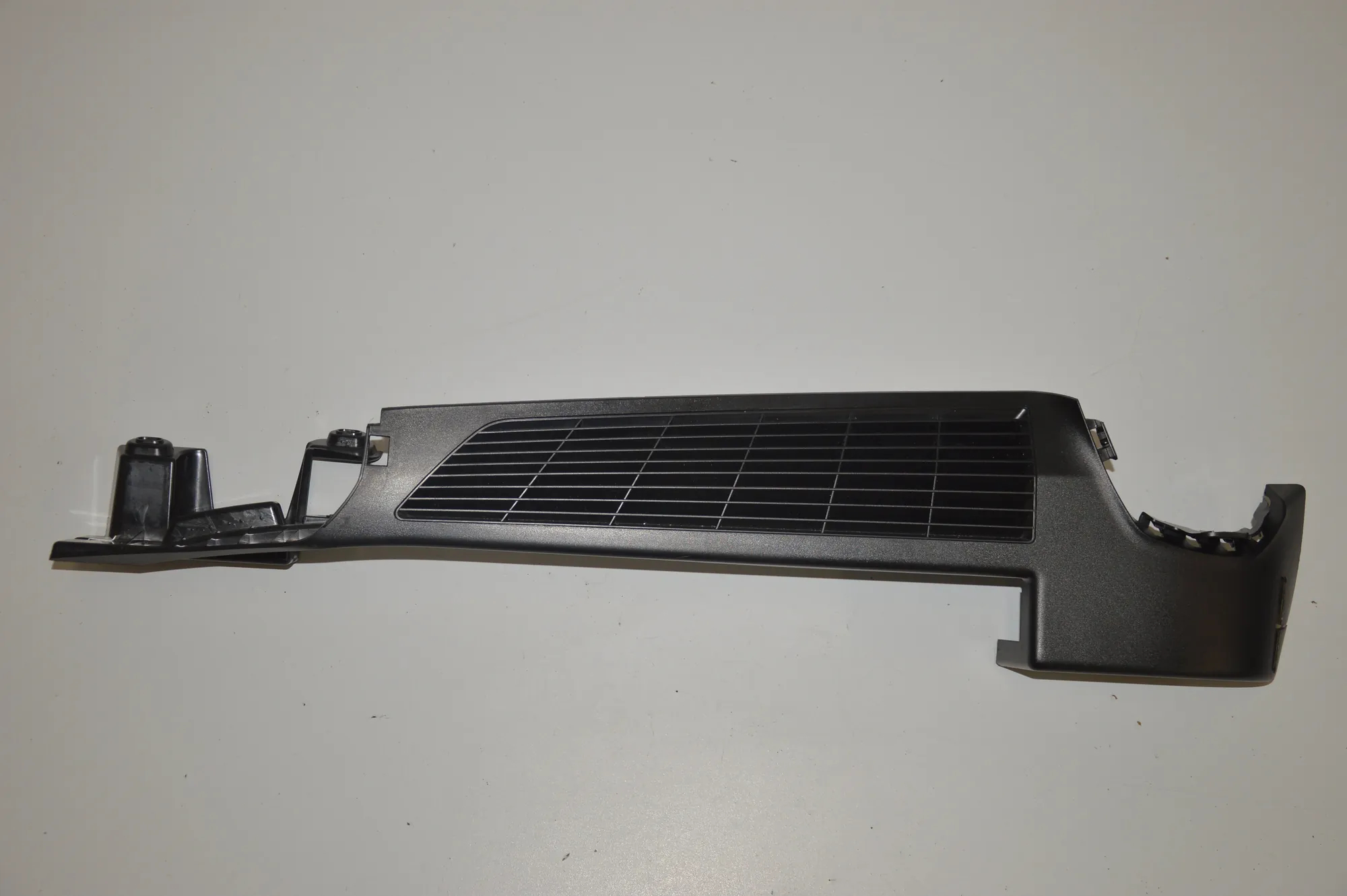 Other Trim Parts – OEM 9168483 · BMW 5 Touring (F11) BMW 5 Touring (F11) 2013