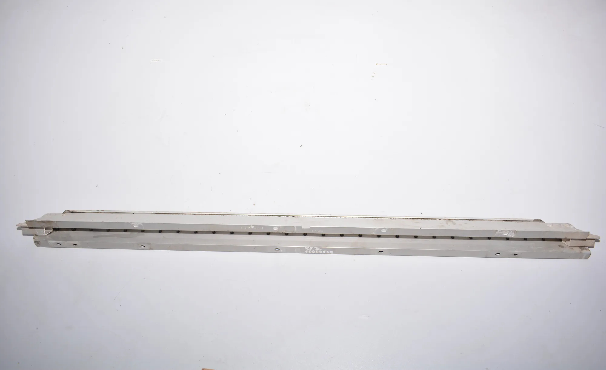 Right Side Metallic Sideskirt Cover – OEM 8403078 · BMW X5 (E53) 3.0 d 2001 – 2