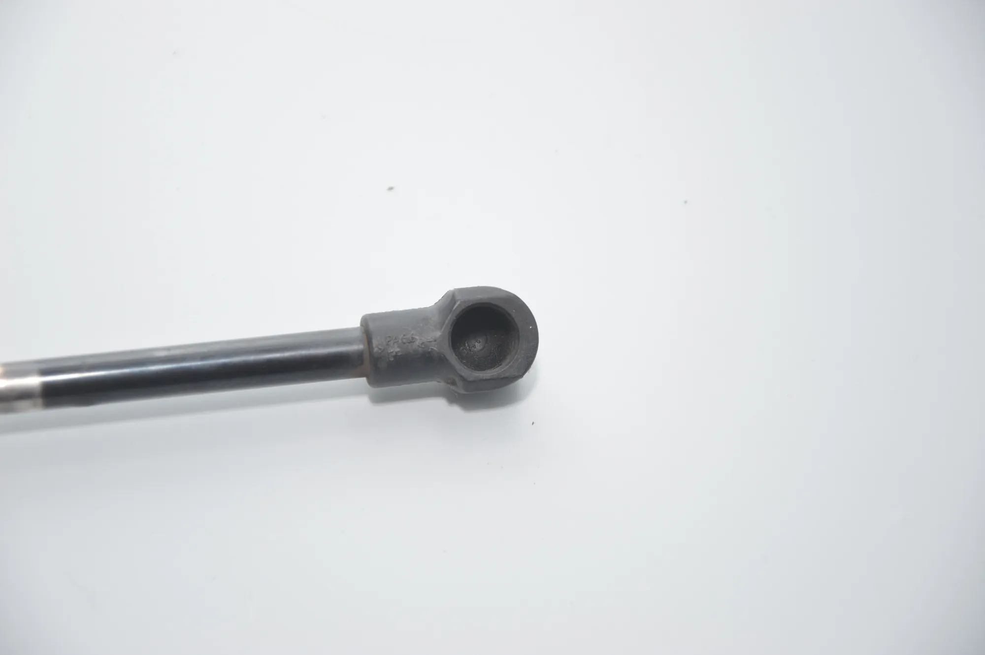 Left Side Tailgate Gas Strut – OEM 8402405 · BMW X5 (E53) 3.0 d 2001 – 4