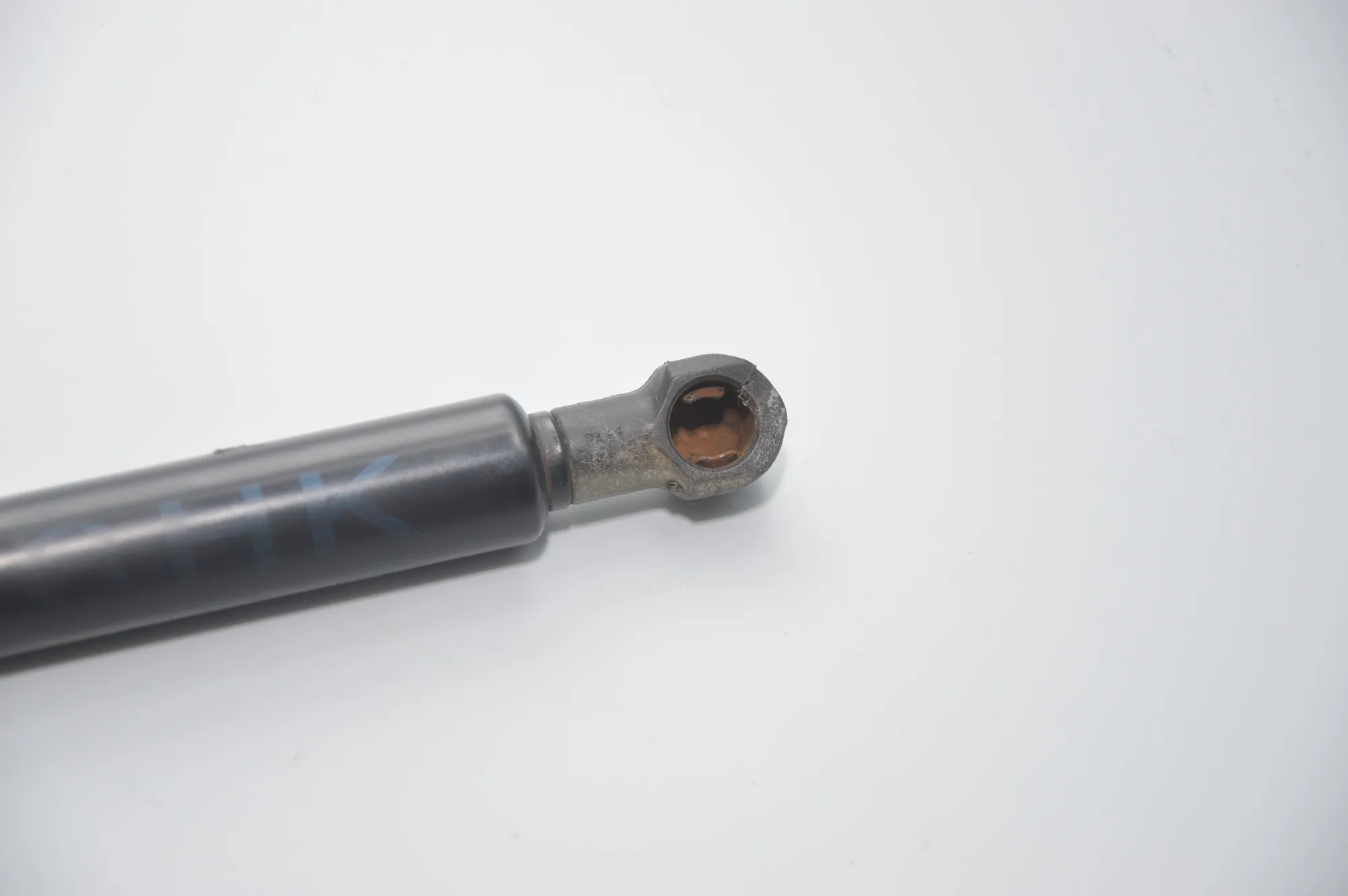 Left Side Tailgate Gas Strut – OEM 8402405 · BMW X5 (E53) 3.0 d 2001 – 2