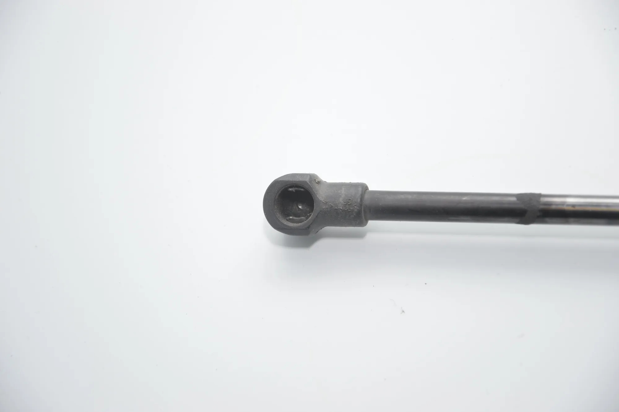 Right Side Tailgate Gas Strut – OEM 8042405 · BMW X5 (E53) 3.0 d 2001 – 3