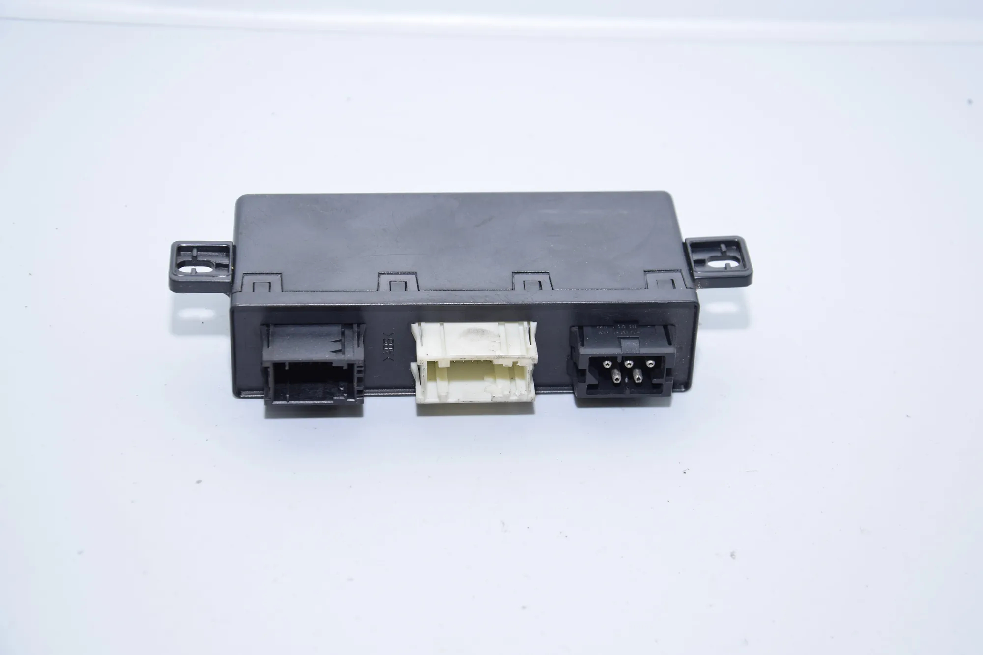 Front Left Door Control Unit – OEM 8377600 · BMW 5 (E39) BMW 5 (E39) 2000