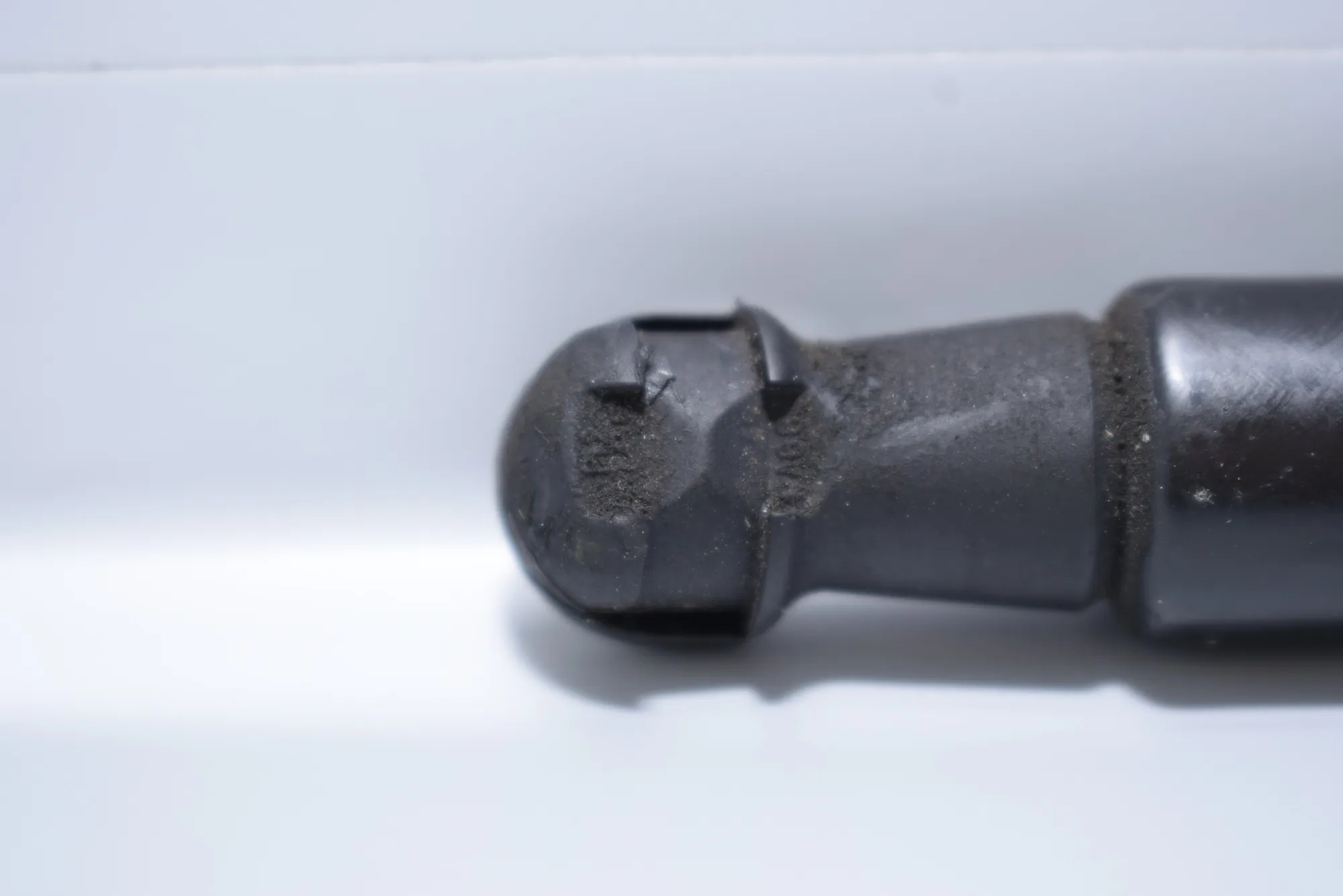 Front Right Bonnet Strut – OEM 7118370 · BMW 1 (E87) 118 d 2010 – 3