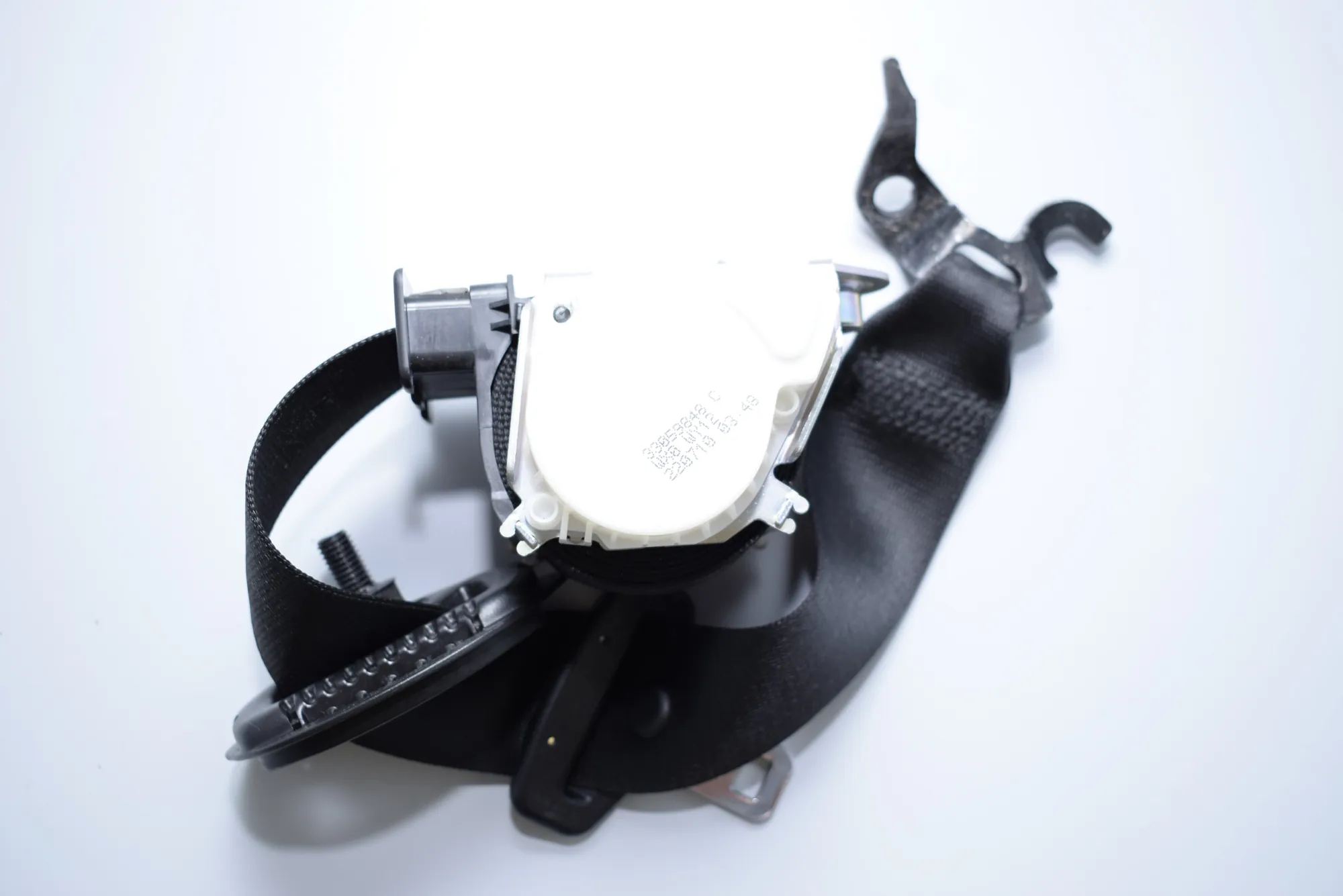 Front Left Seatbelt – OEM 3059848 · BMW 1 (E87) 118 d 2010 – 2