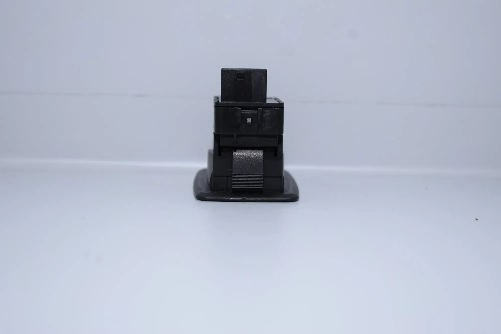 Rear Right Door Window Switch – OEM 6945874 · BMW 1 (E87) 118 d 2010 – 5