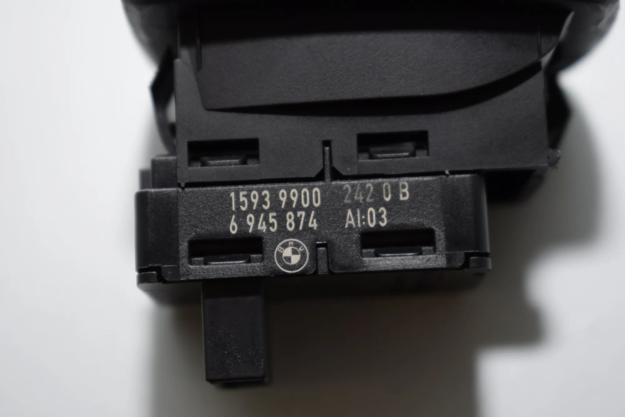 Rear Right Door Window Switch – OEM 6945874 · BMW 1 (E87) 118 d 2010 – 6