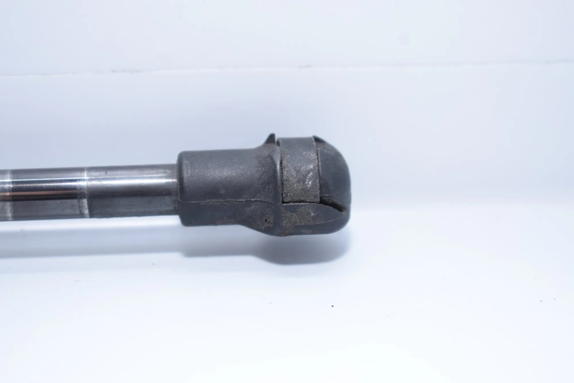 Left Side Tailgate Gas Strut – OEM 7060622 · BMW 1 (E87) 118 d 2010 – 4