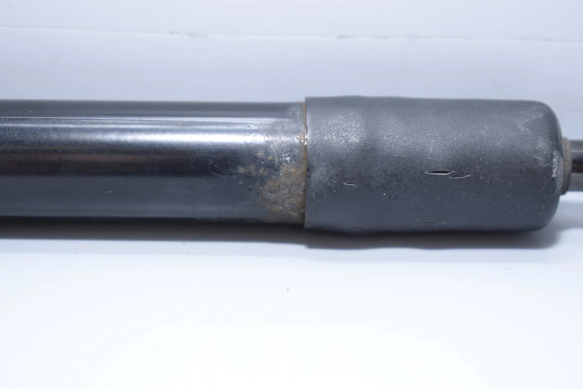 Left Side Tailgate Gas Strut – OEM 7060622 · BMW 1 (E87) 118 d 2010 – 3