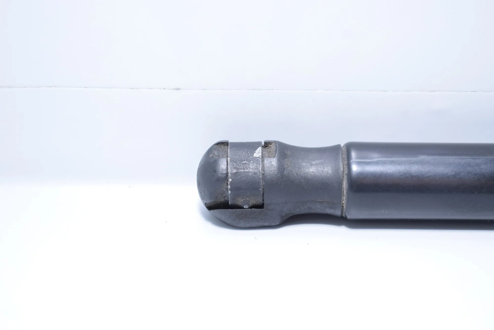 Left Side Tailgate Gas Strut – OEM 7060622 · BMW 1 (E87) 118 d 2010 – 2