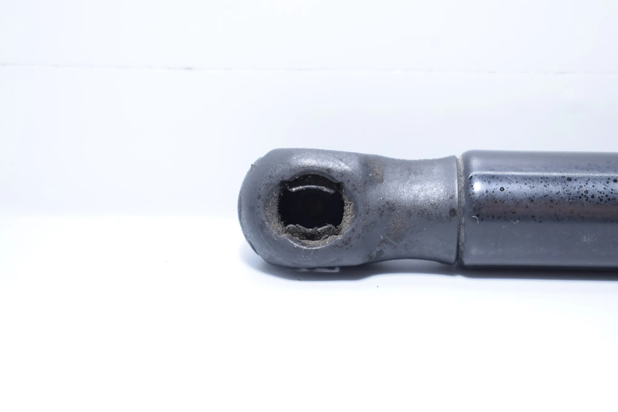 Left Side Tailgate Gas Strut – OEM 7060622 · BMW 1 (E87) 118 d 2010 – 6