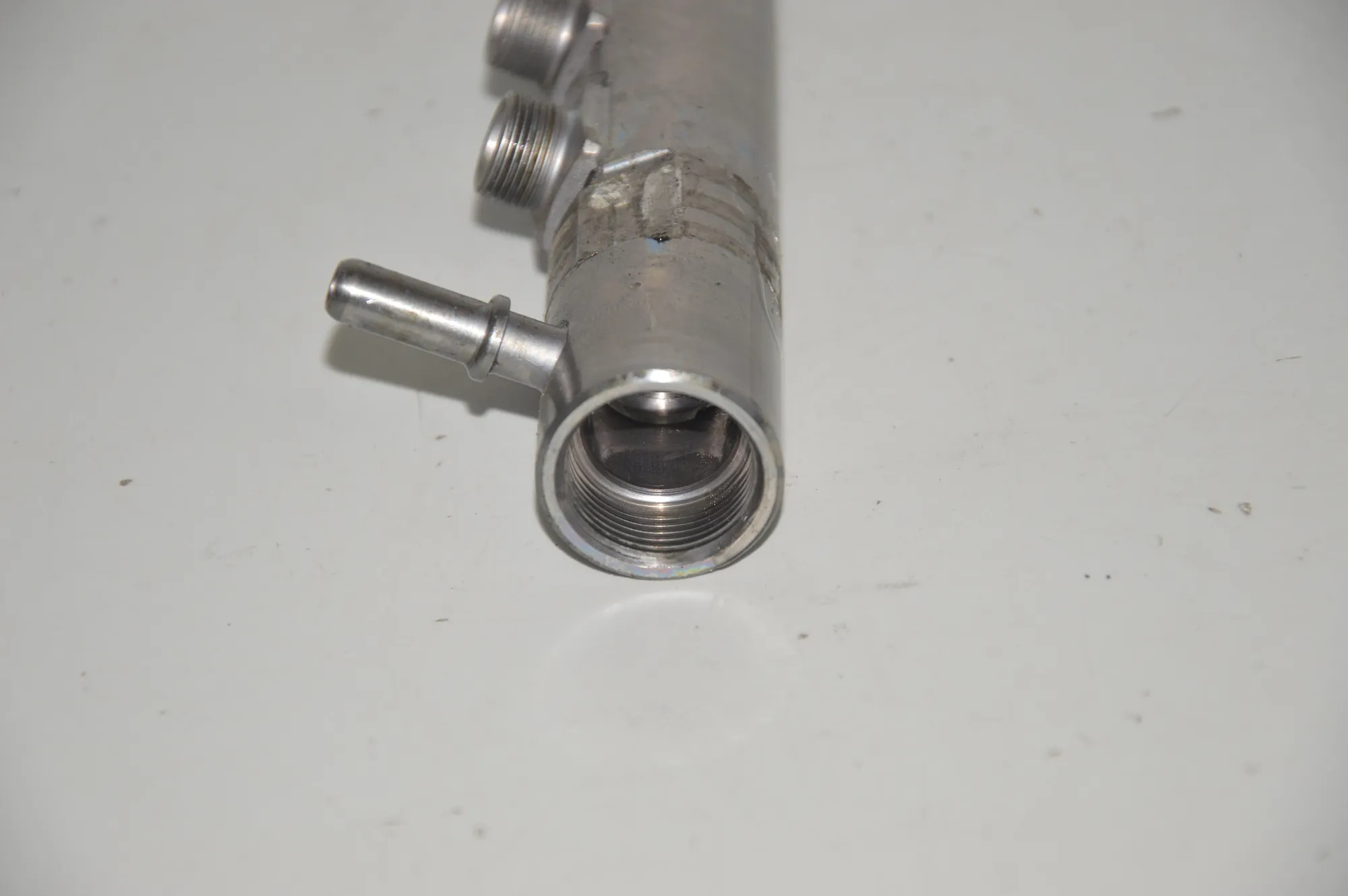 Fuel Rail – OEM 7809128 · BMW 3 Coupe (E92) 320 d 2007 – 4