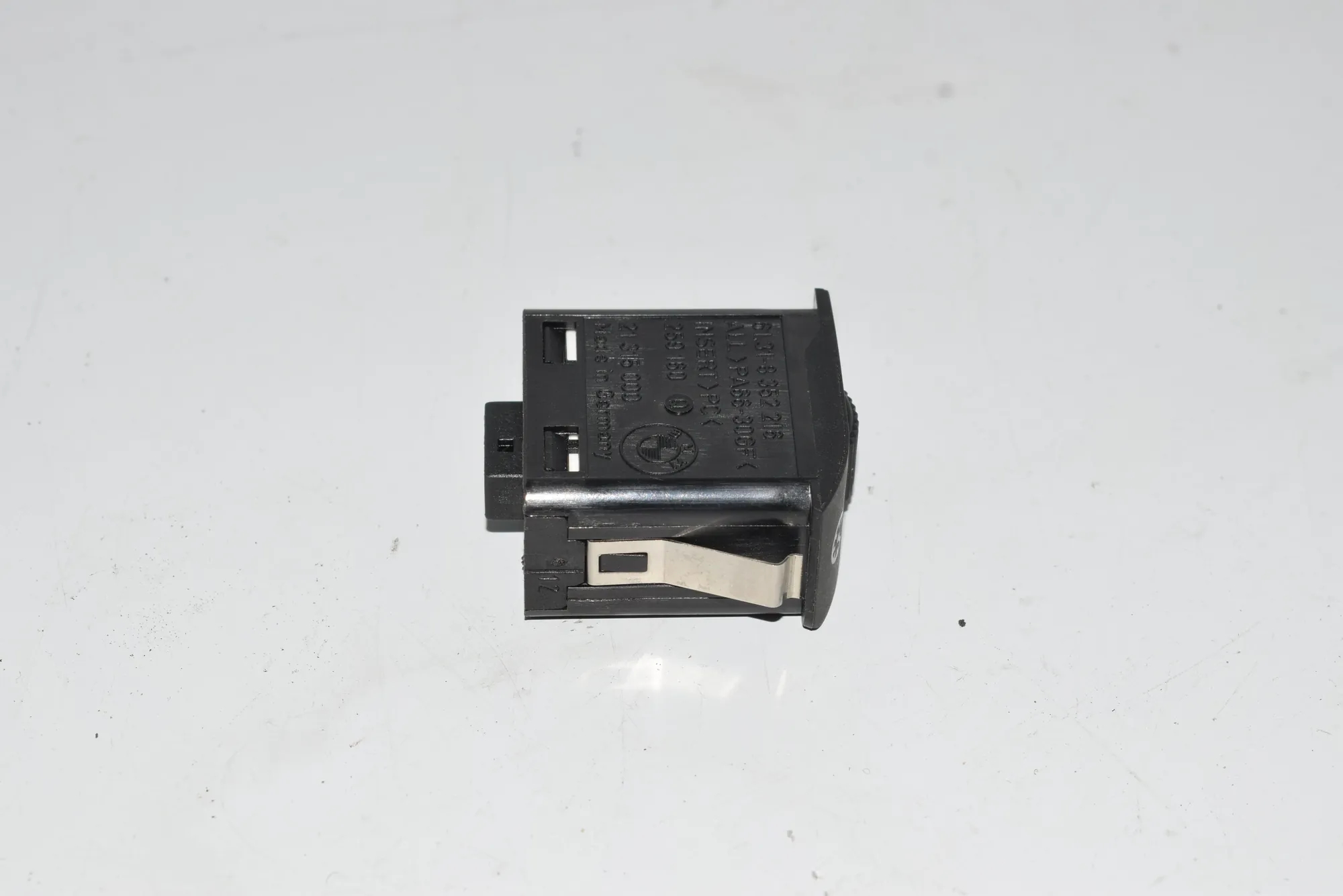 Other Control Units – OEM 8352216 · BMW 7 (E38) 728 i, iL 1999 – 4