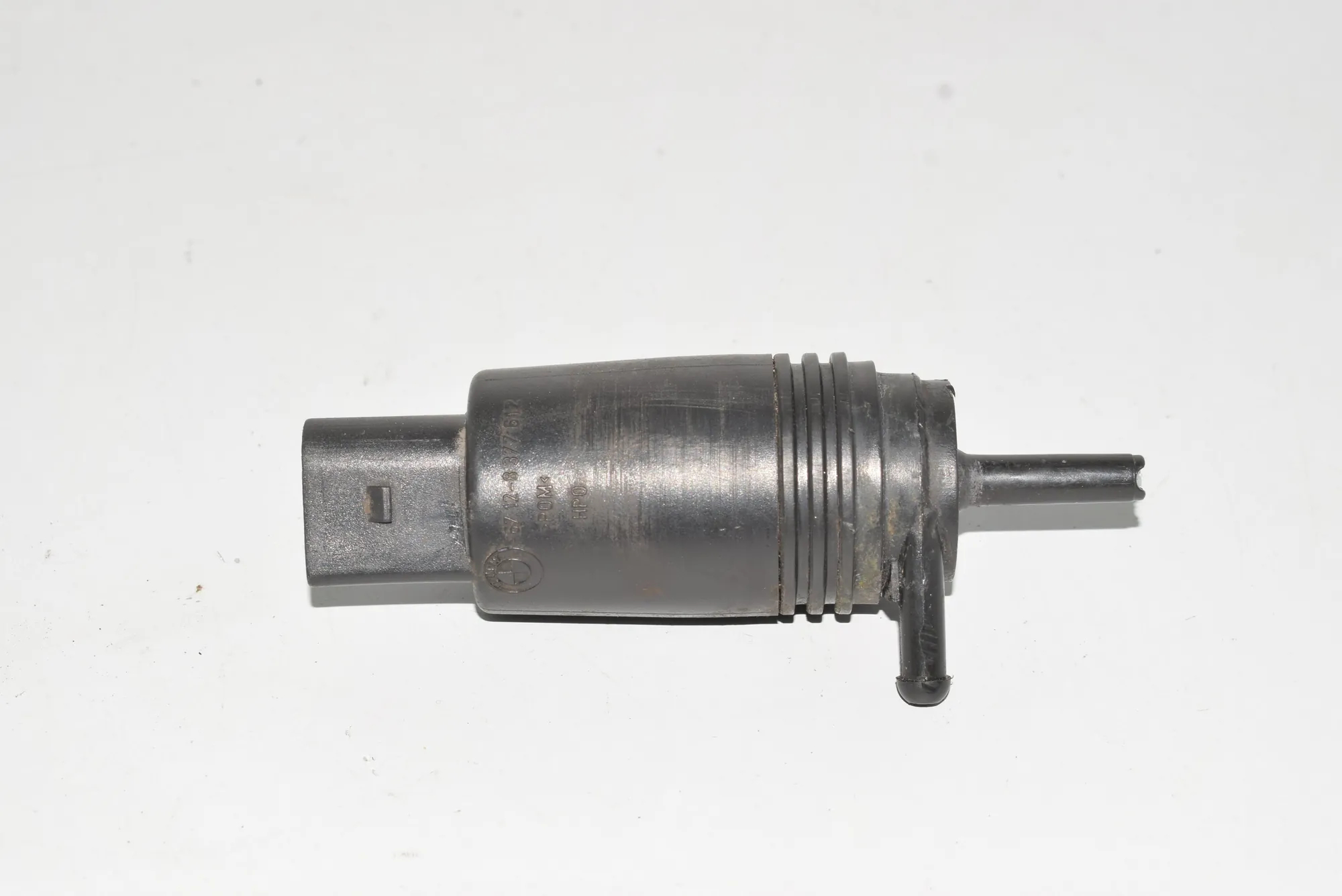 Washer Tank Motor – OEM 8377612 · BMW 7 (E38) 728 i, iL 1999