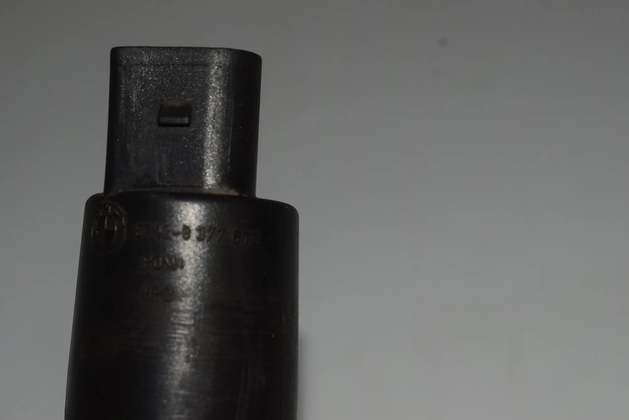 Washer Tank Motor – OEM 8377612 · BMW 7 (E38) 728 i, iL 1999 – 5