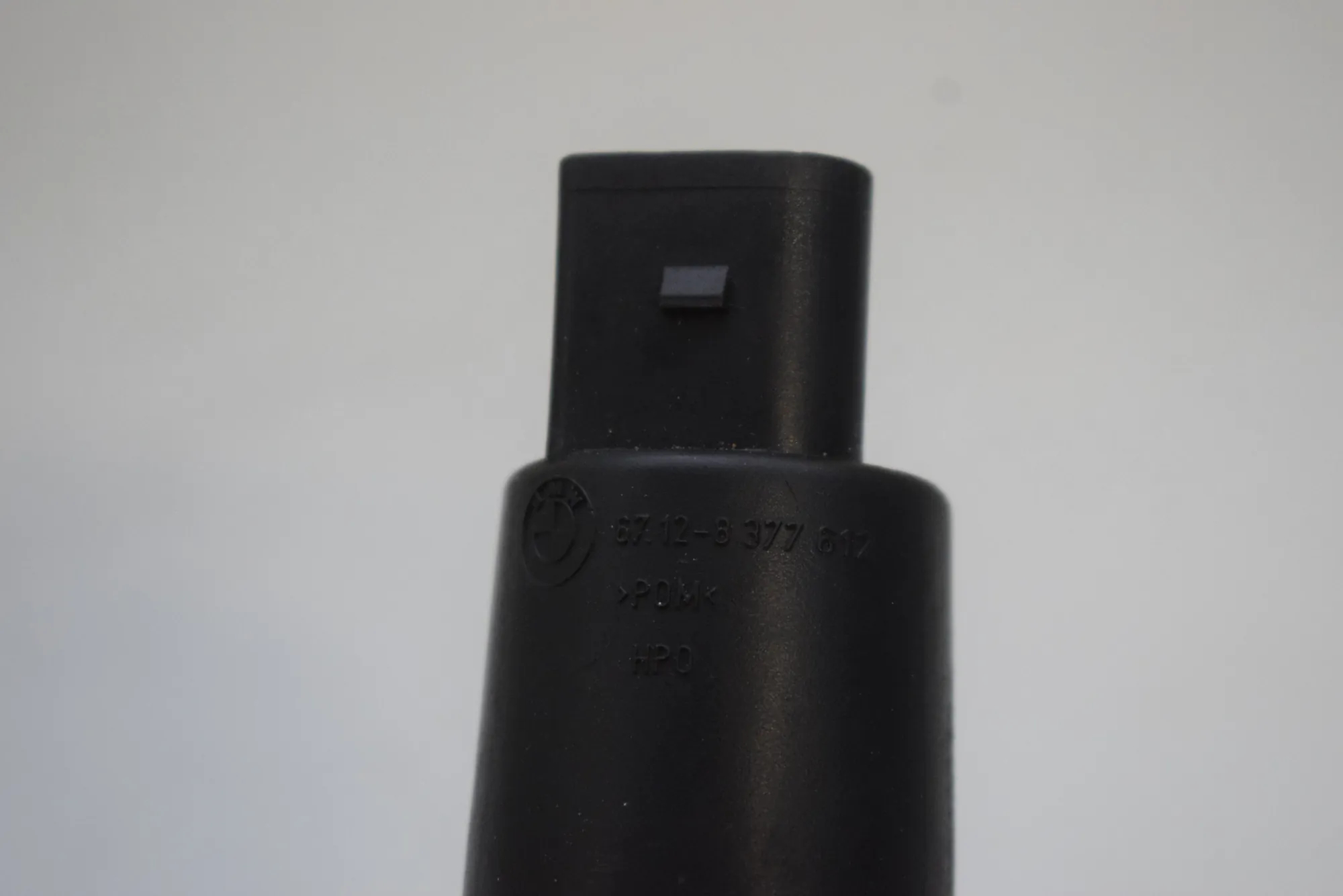 Washer Tank Motor – OEM 8377612 · BMW 7 (E38) 728 i, iL 1999 – 7