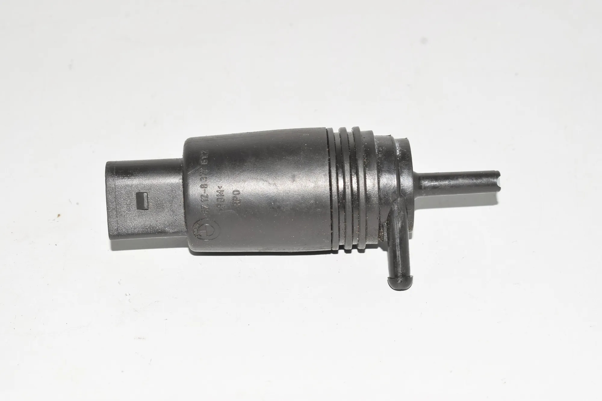 Washer Tank Motor – OEM 8377612 · BMW 7 (E38) 728 i, iL 1999 – 5