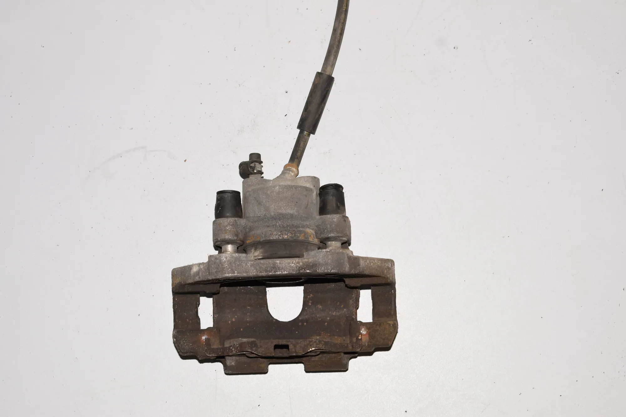 Rear Right Brake Caliper – OEM NA · BMW 7 (F01, F02) BMW 7 (F01, F02) 2013 – 3