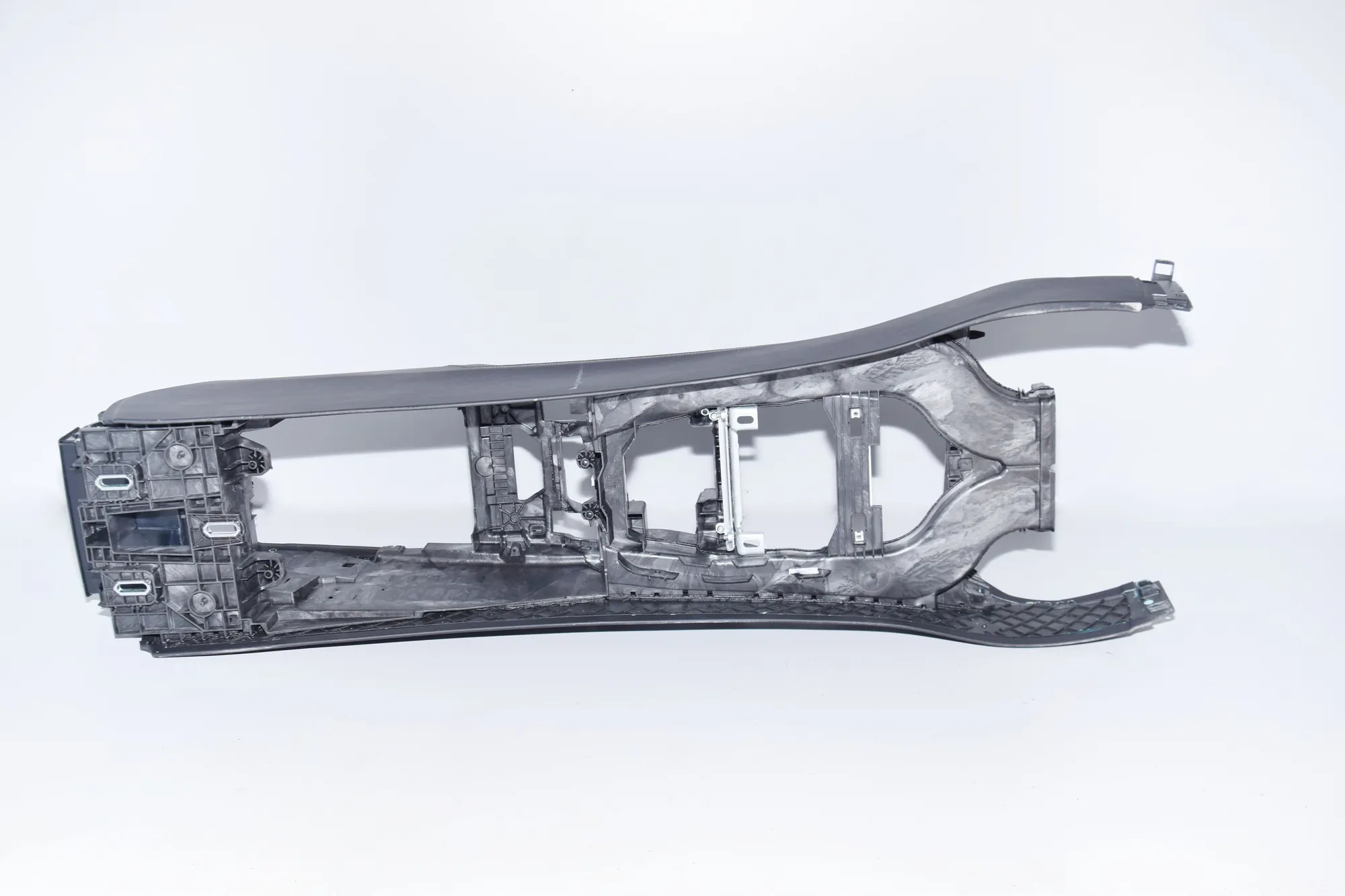 Armrest – OEM 5847704 · BMW 7 (G11, G12) BMW 7 (G11, G12) 2016 – 2