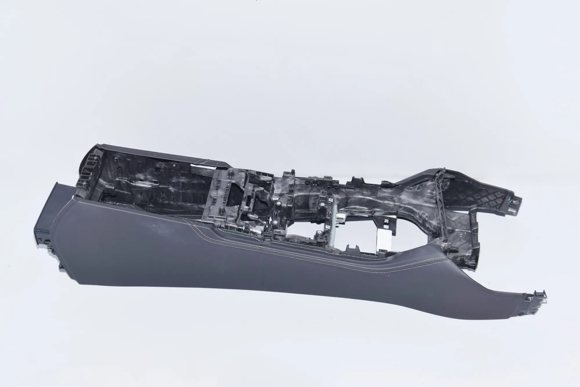Armrest – OEM 5847704 · BMW 7 (G11, G12) BMW 7 (G11, G12) 2016