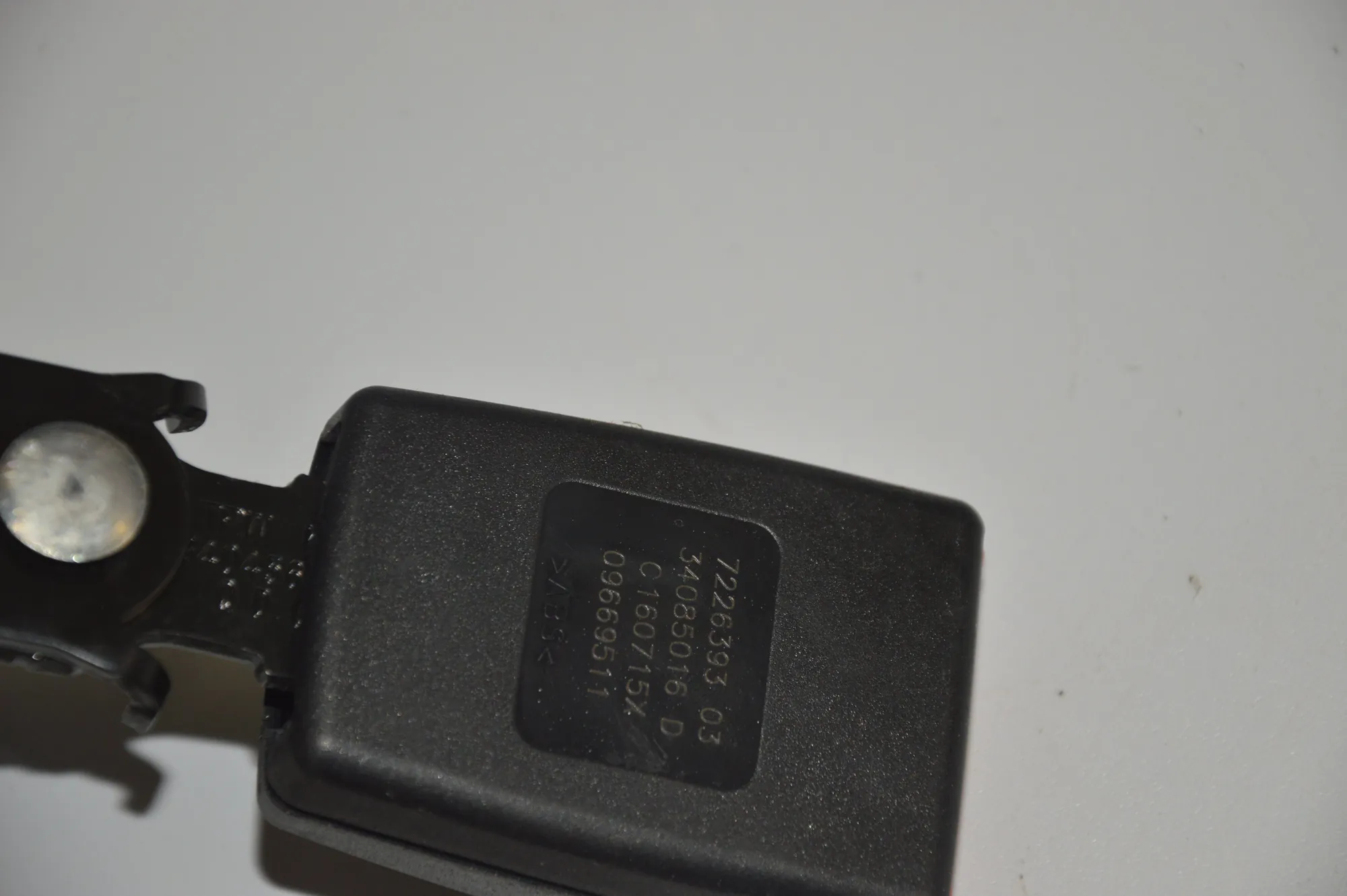 Rear Middle Seat Buckle – OEM 7226393 · BMW 6 Coupe (F13) BMW 6 Coupe (F13) 2015 – 4