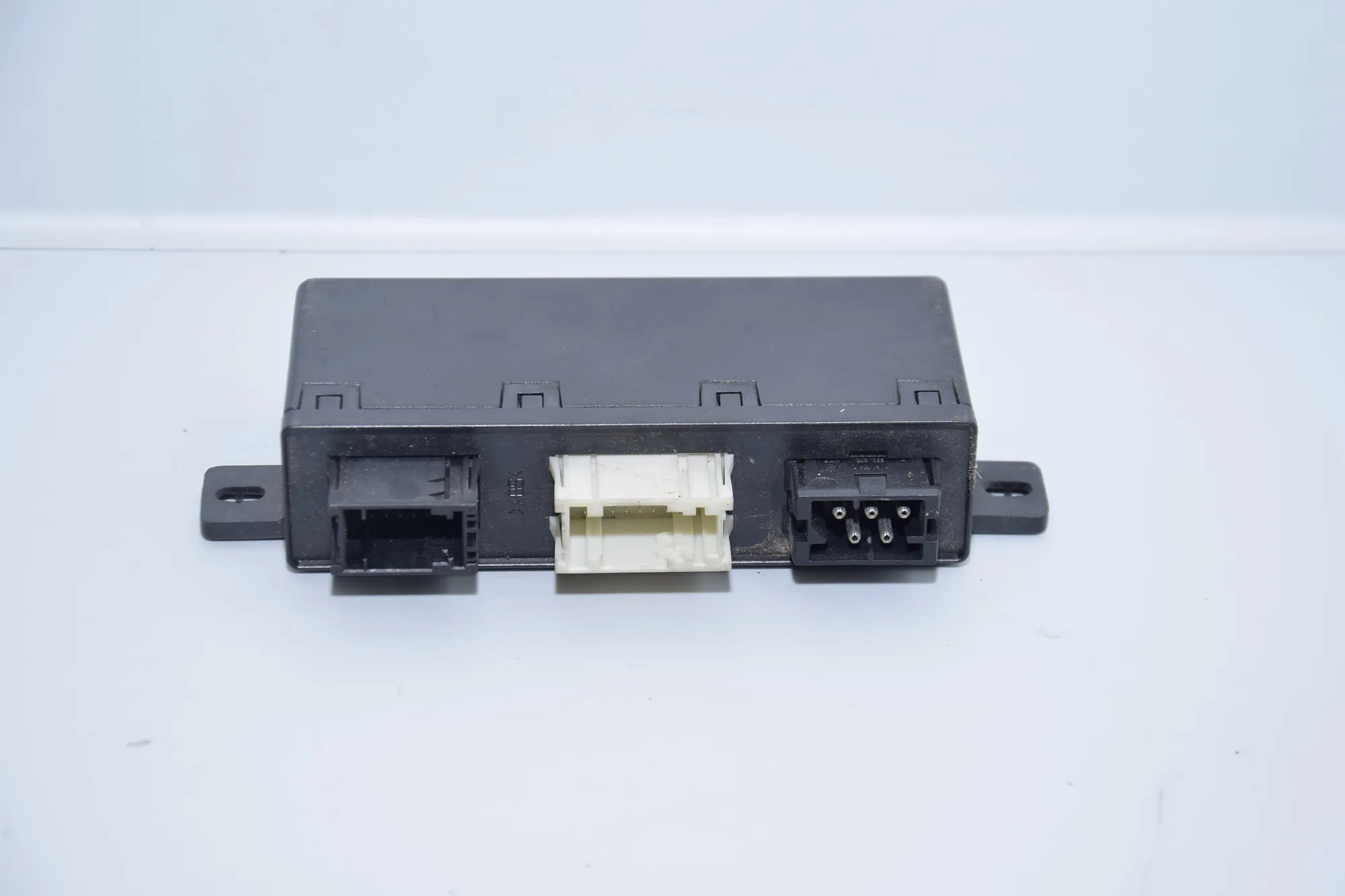Front Left Door Control Unit – OEM 8377601 · BMW 5 (E39) BMW 5 (E39) 2001