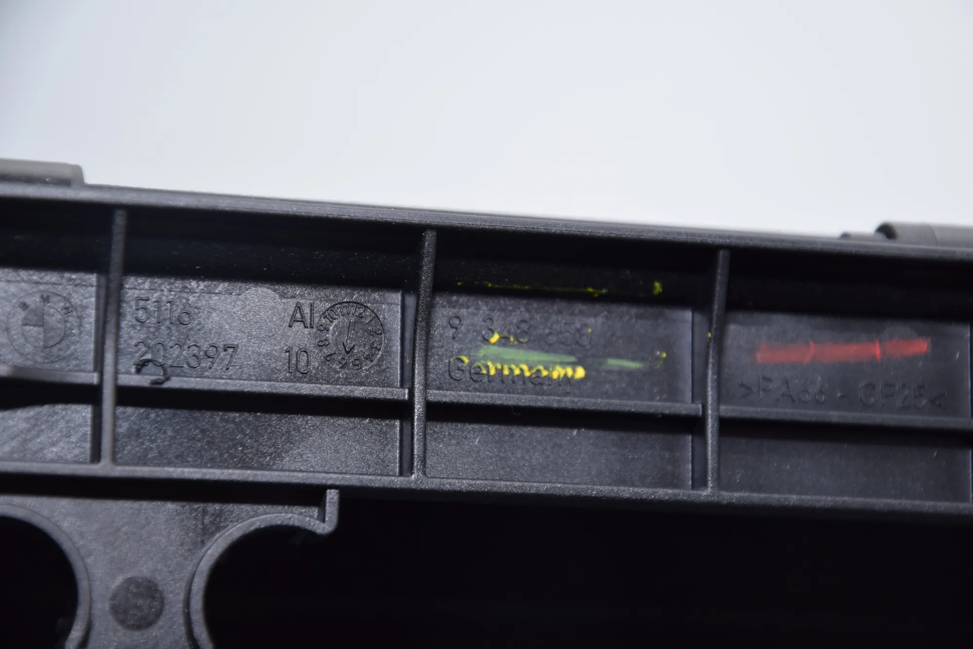 Glove Compartment – OEM 9348658 · BMW 7 (G11, G12) BMW 7 (G11, G12) 2016 – 4