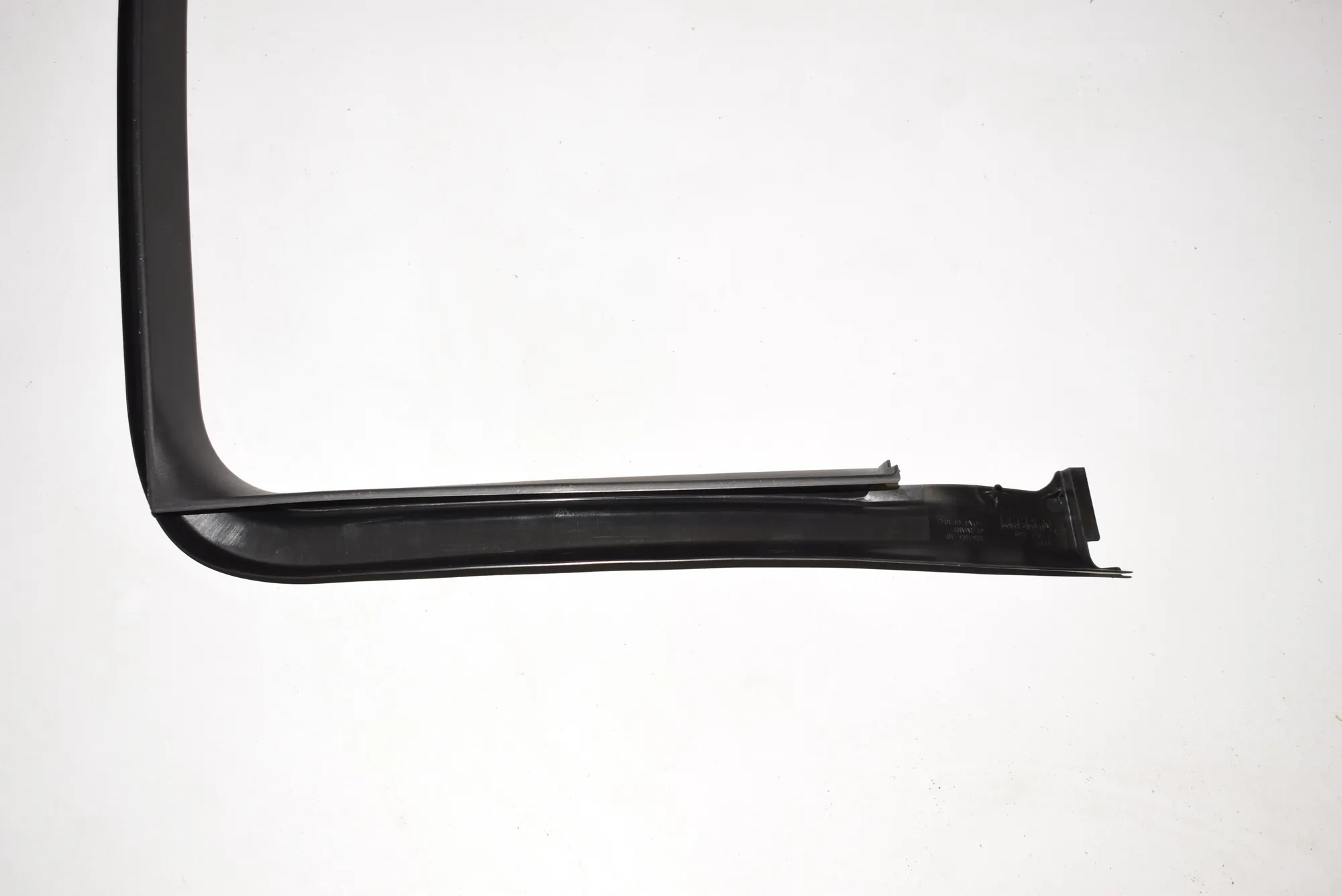 Rear Left Door Molding – OEM 7357459 · BMW 7 (G11, G12) BMW 7 (G11, G12) 2017 – 4