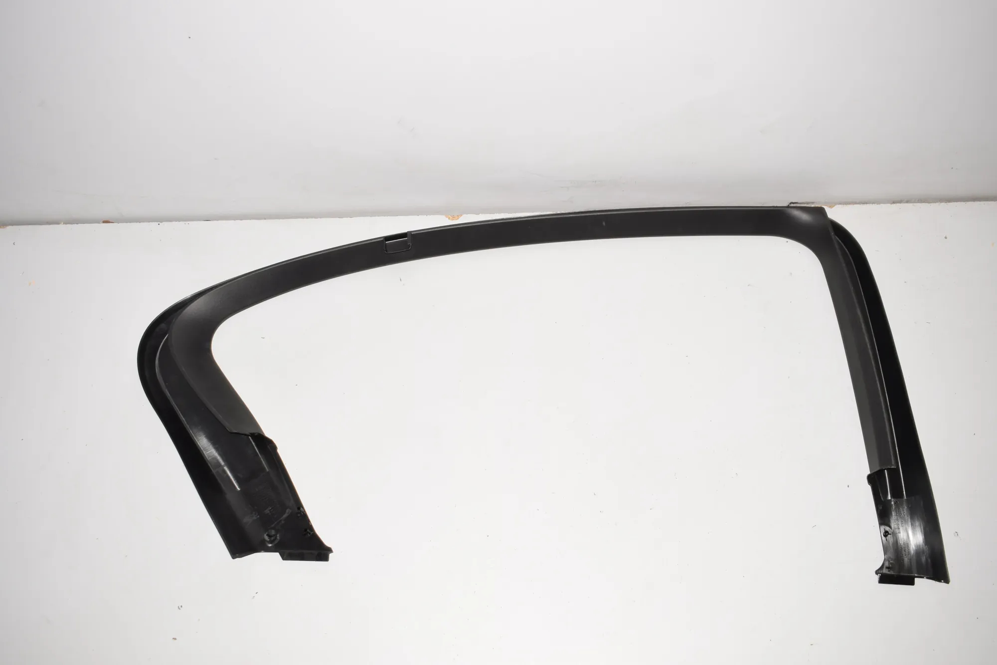 Rear Right Door Molding – OEM 7357460 · BMW 7 (G11, G12) BMW 7 (G11, G12) 2017 – 2