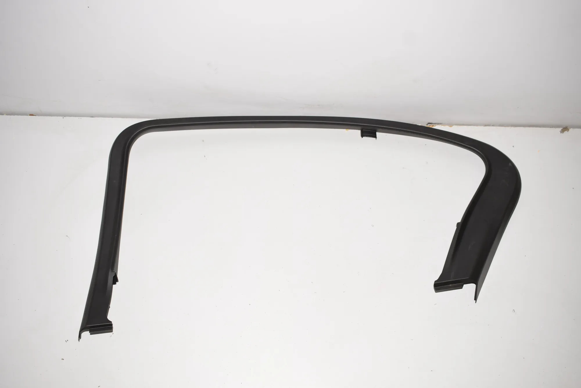 Rear Right Door Molding – OEM 7357460 · BMW 7 (G11, G12) BMW 7 (G11, G12) 2017