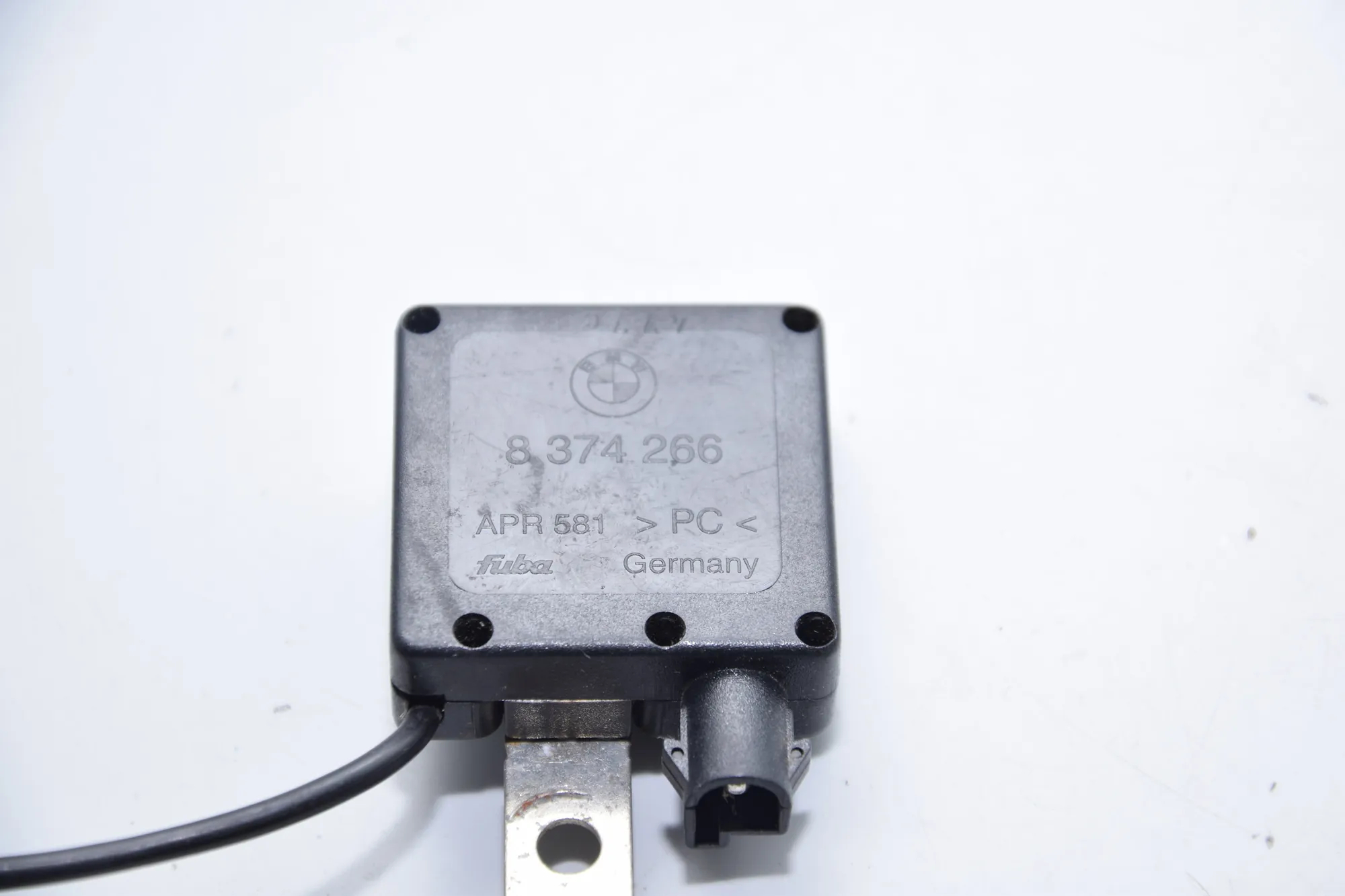 Antenna Amplifier – OEM 8374266 · BMW 5 (E39) BMW 5 (E39) 2001