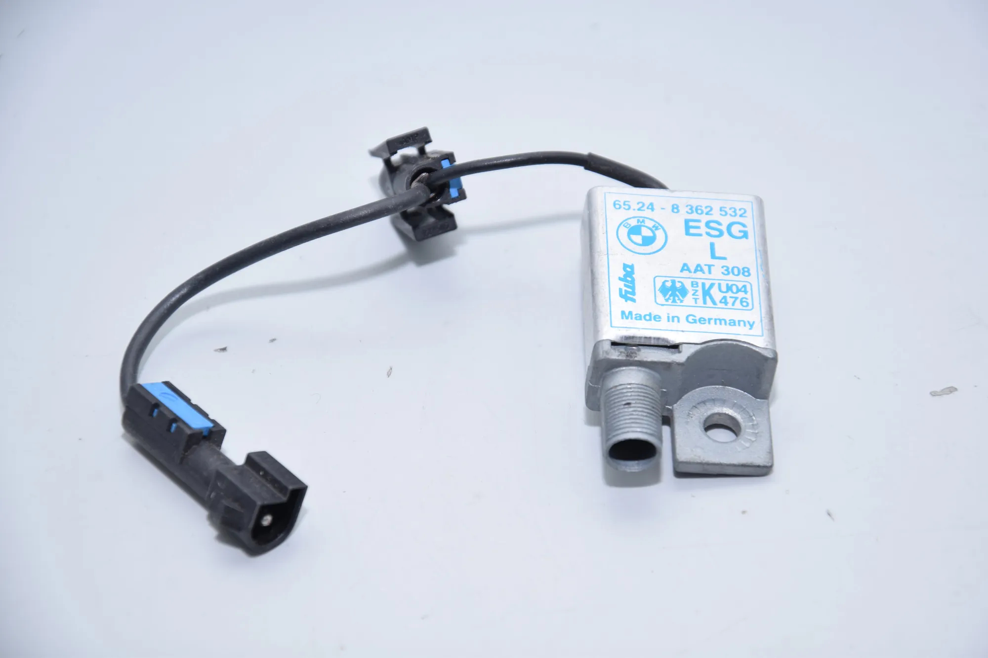 Antenna Amplifier – OEM 8362532 · BMW 5 (E39) BMW 5 (E39) 2000