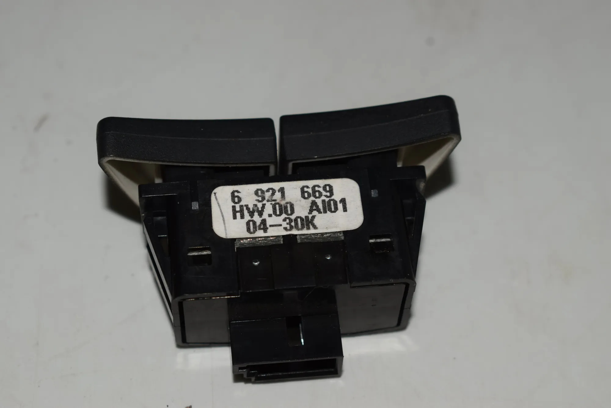 Switches – OEM 6921669 · BMW 5 (E60) BMW 5 (E60) 2005 – 6