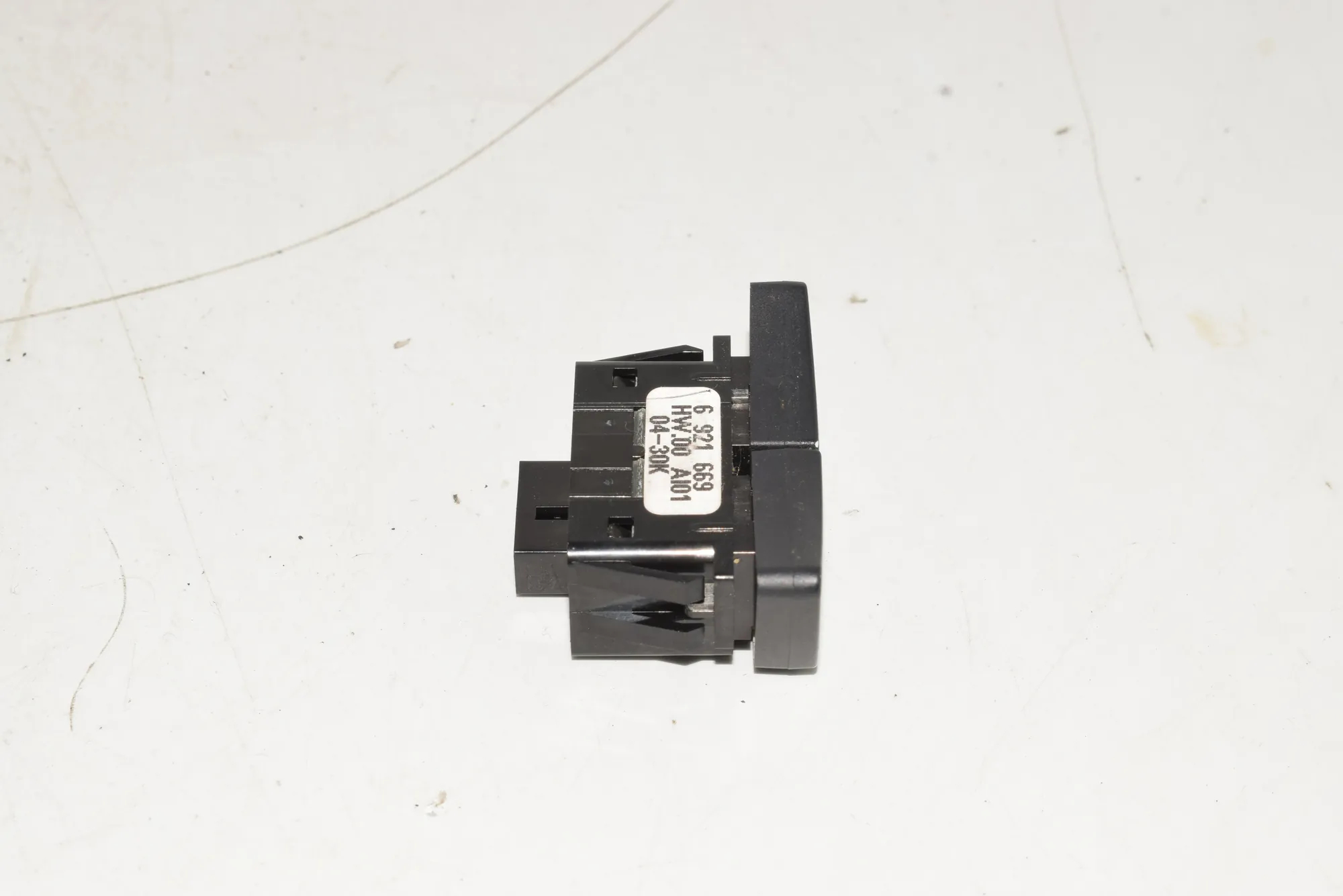 Switches – OEM 6921669 · BMW 5 (E60) BMW 5 (E60) 2005 – 4