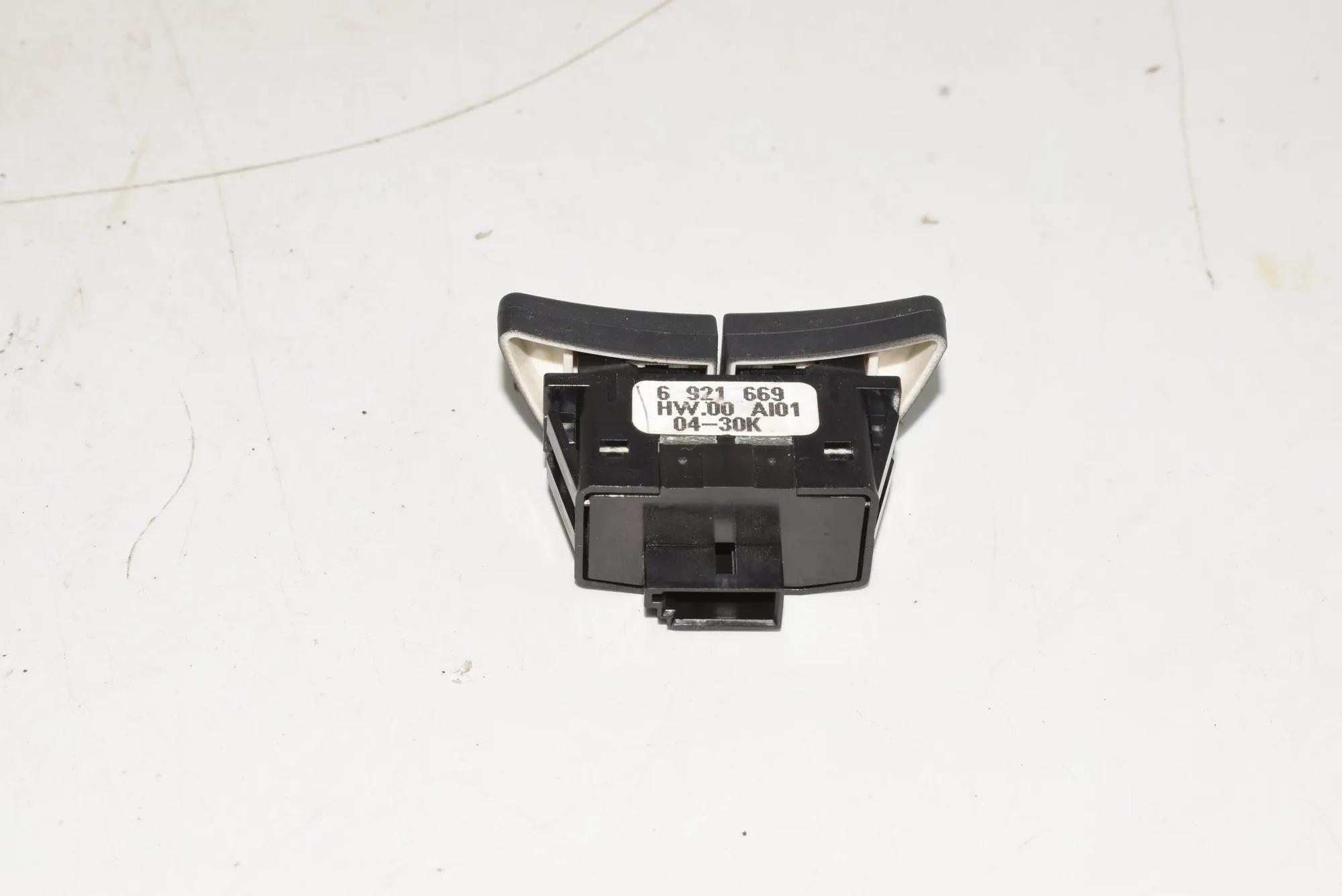 Switches – OEM 6921669 · BMW 5 (E60) BMW 5 (E60) 2005 – 3