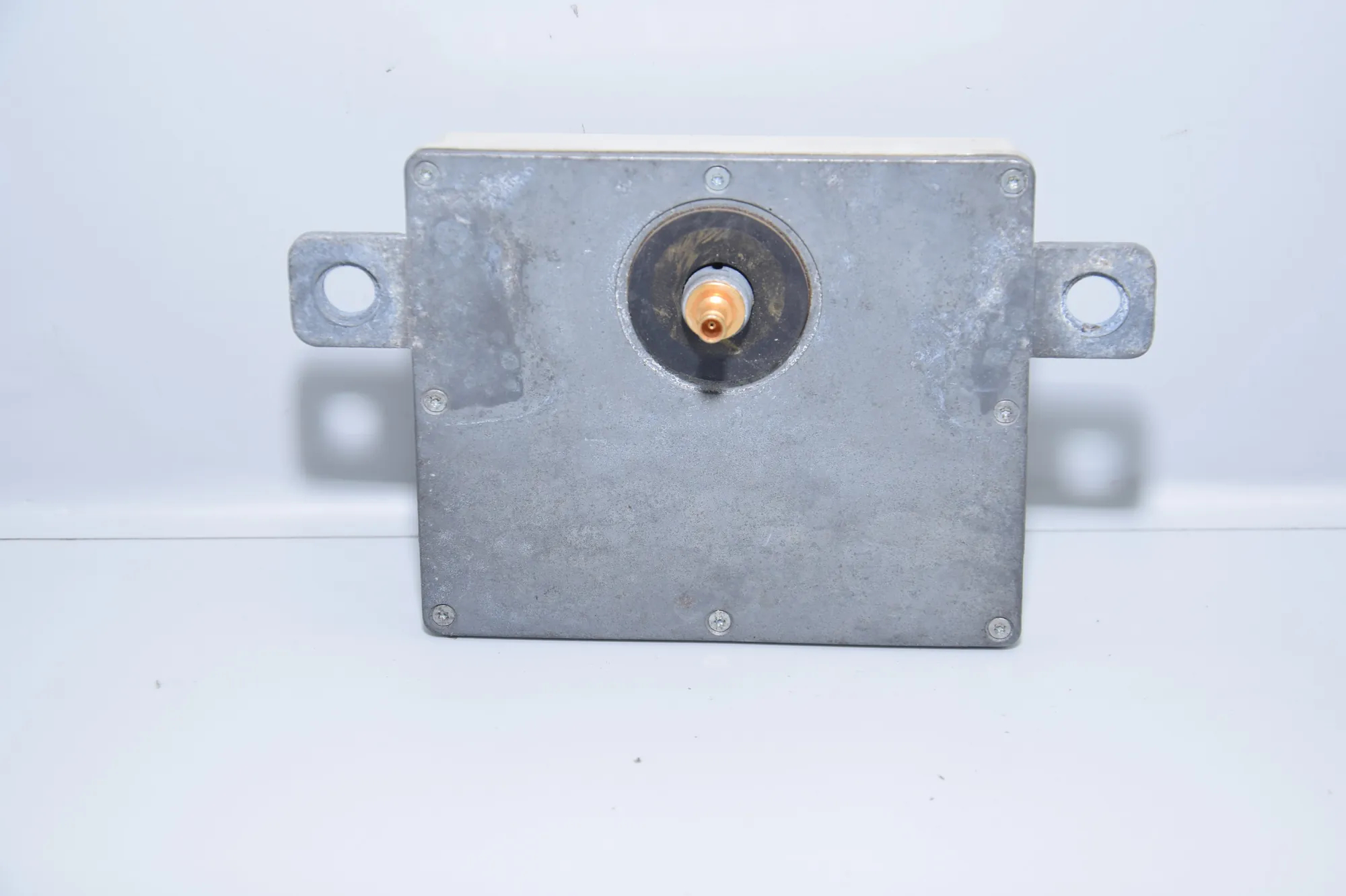 Antenna Amplifier – OEM 6905950 · BMW X5 (E53) BMW X5 (E53) 2000 – 2