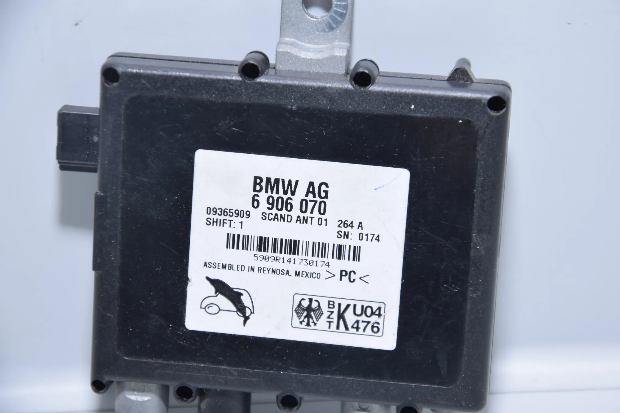 Antenna – OEM 6906070 · BMW X5 (E53) BMW X5 (E53) 2000 – 5