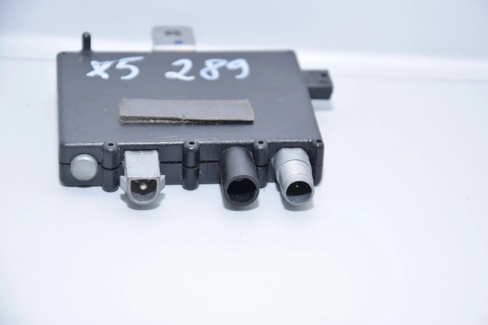 Antenna – OEM 6906070 · BMW X5 (E53) BMW X5 (E53) 2000 – 3