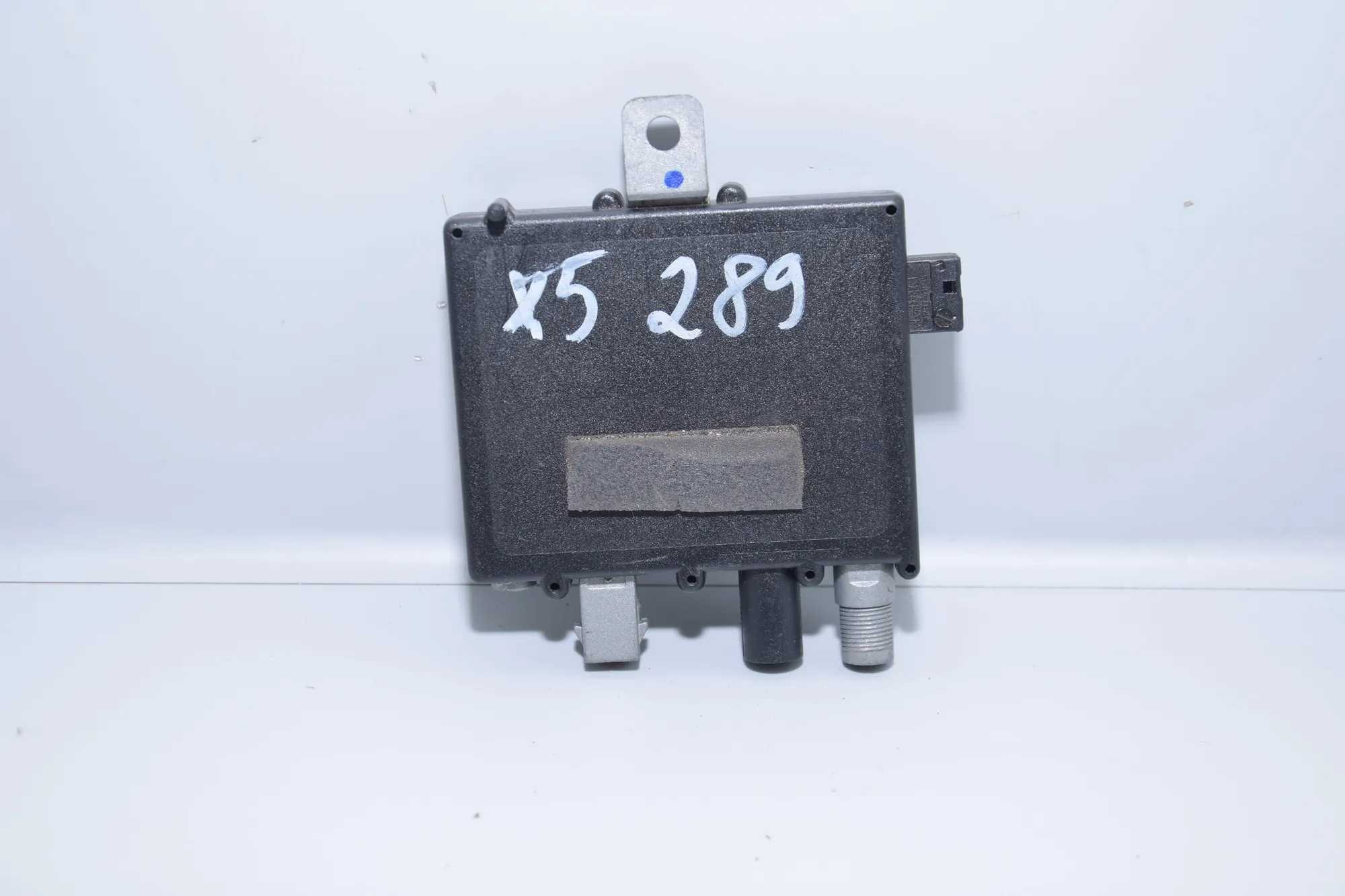 Antenna – OEM 6906070 · BMW X5 (E53) BMW X5 (E53) 2000 – 2