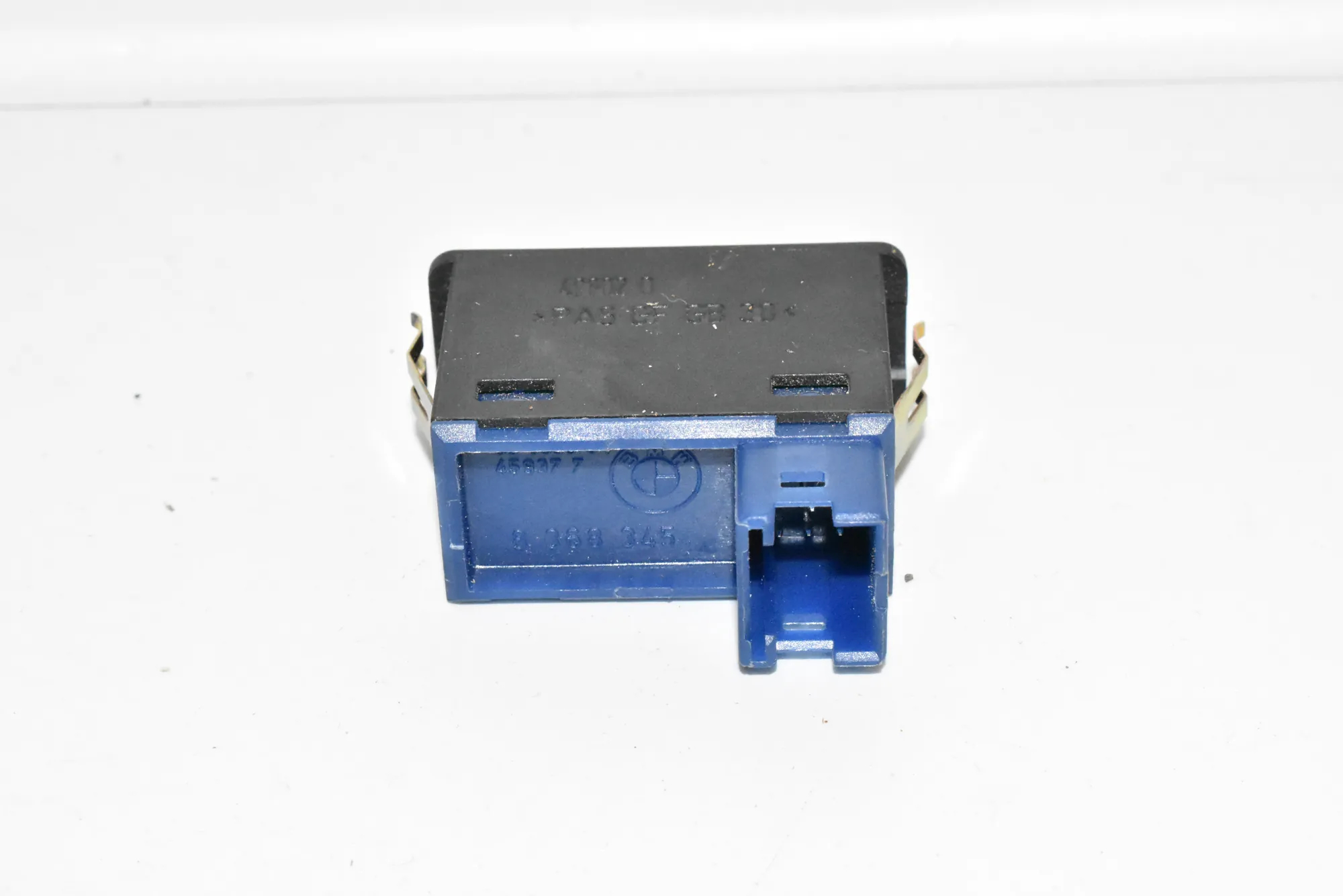 Switches – OEM 8368345 · BMW 7 (E38) BMW 7 (E38) 2000 – 2