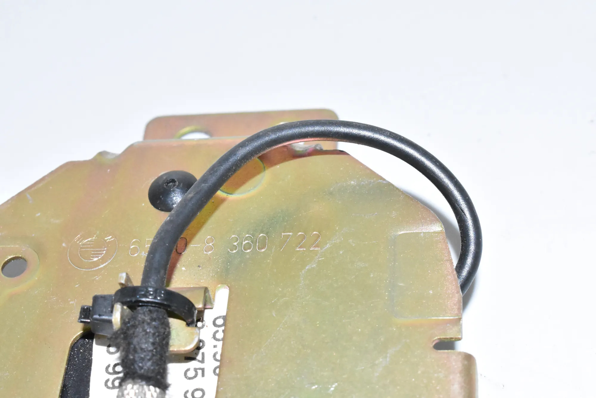 Antenna – OEM 8360722 · BMW 5 Touring (E39) BMW 5 Touring (E39) 2001 – 3