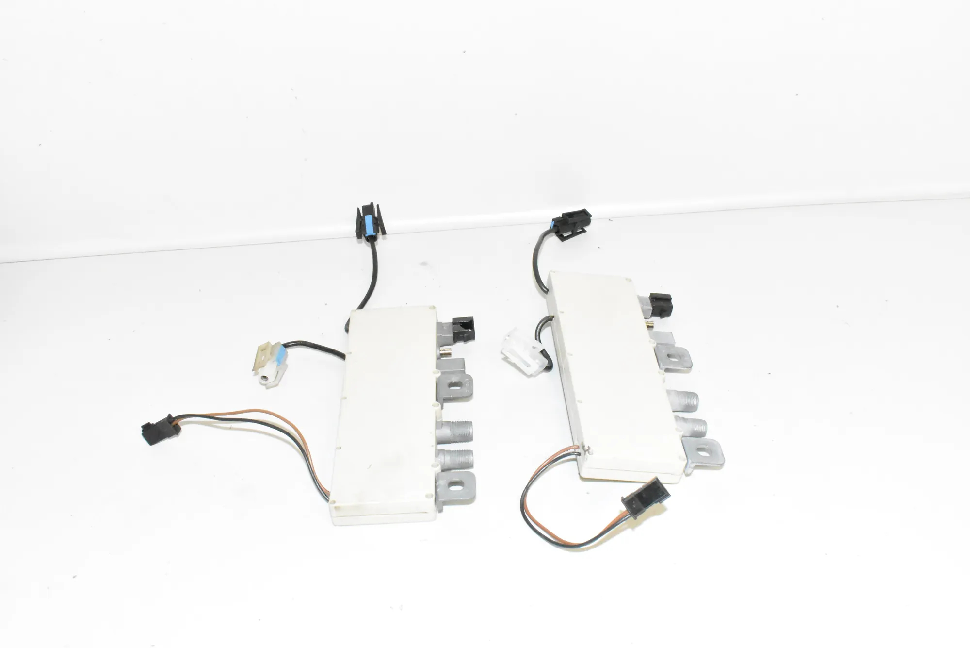 Antenna – OEM 8378090 · BMW 5 (E39) BMW 5 (E39) 2001 – 3