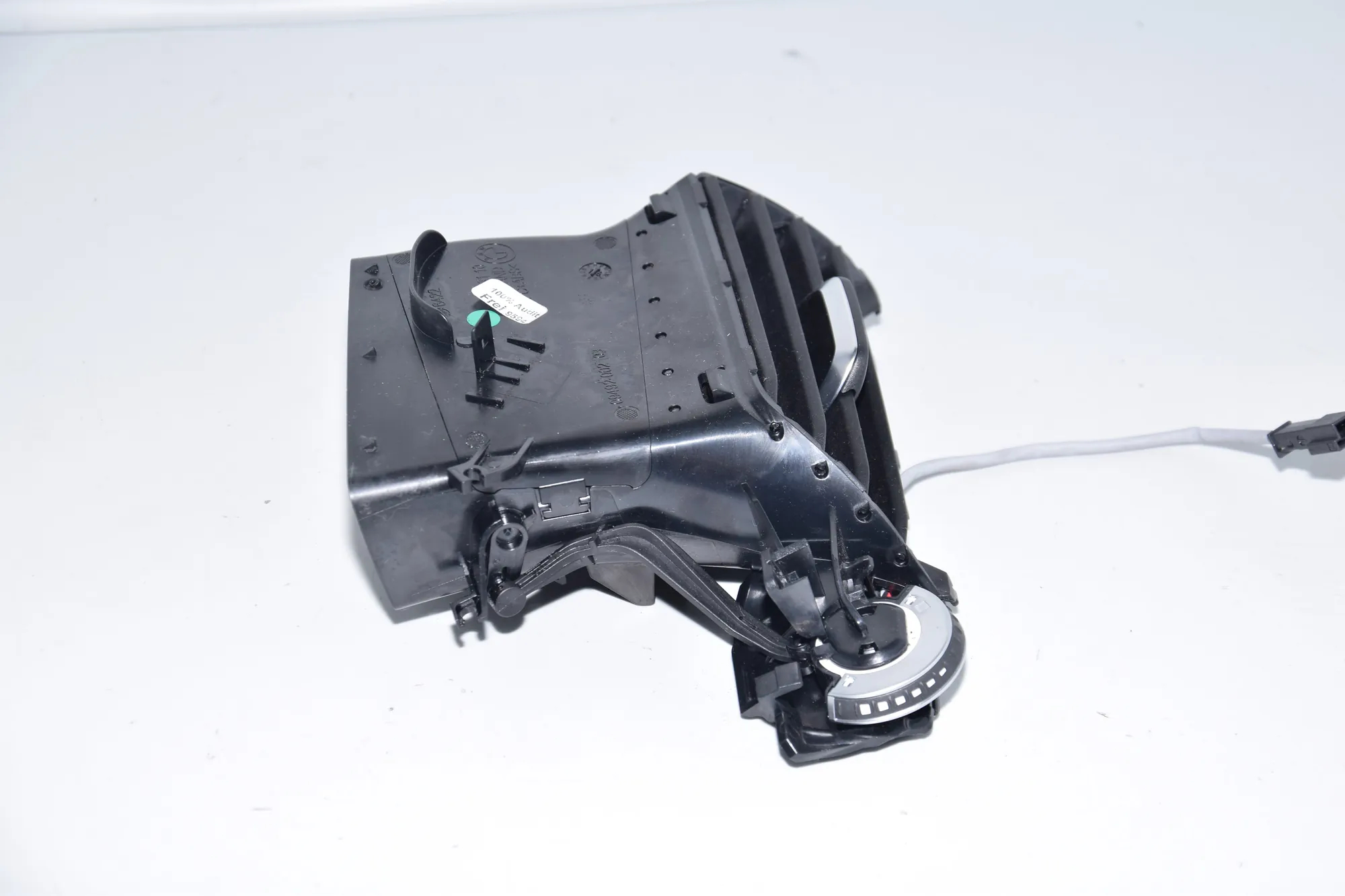 Dashboard Air Vents – OEM 9299498 · BMW 7 (G11, G12) BMW 7 (G11, G12) 2015 – 2