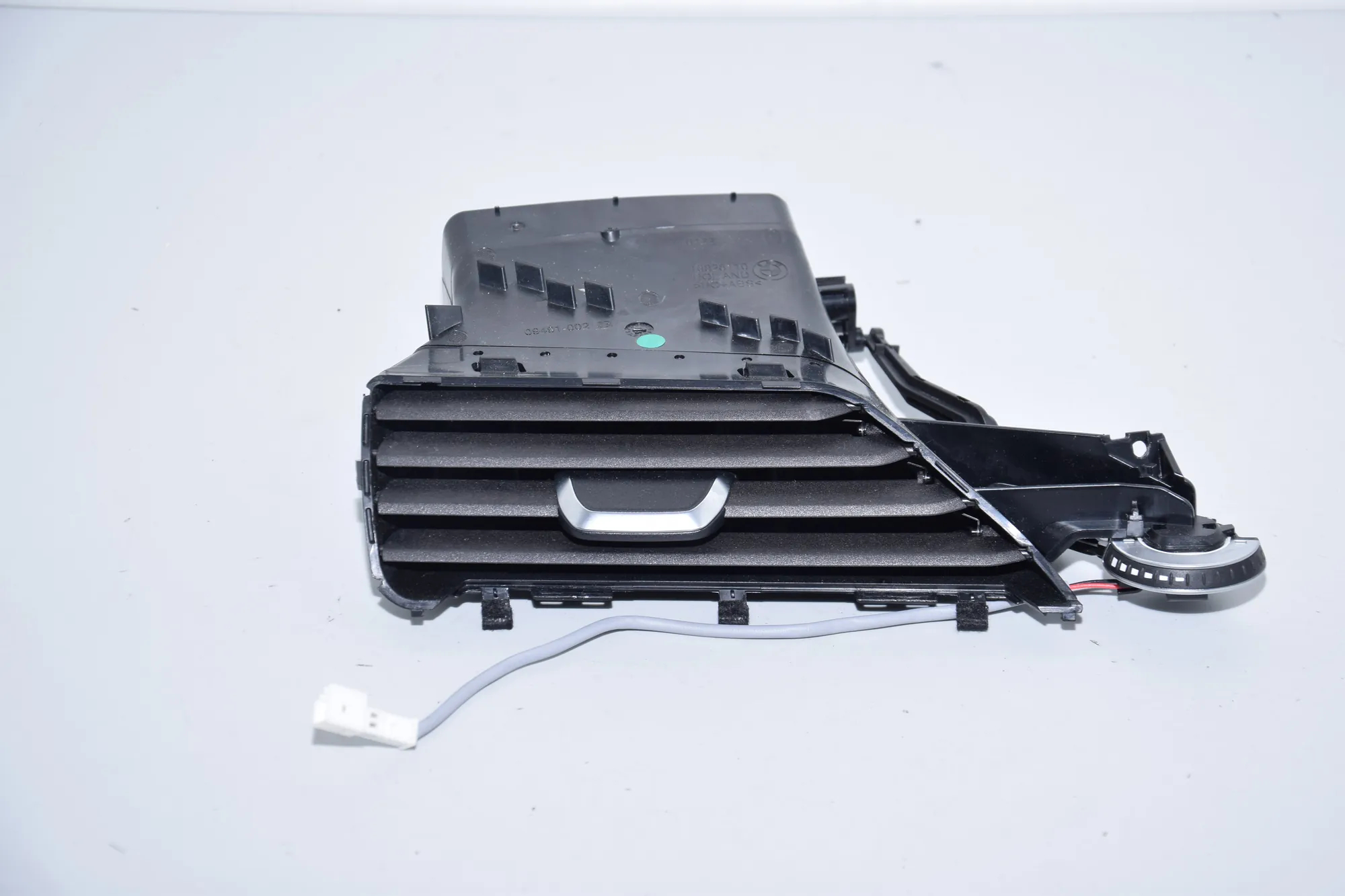Dashboard Air Vents – OEM 9299500 · BMW 7 (G11, G12) BMW 7 (G11, G12) 2016