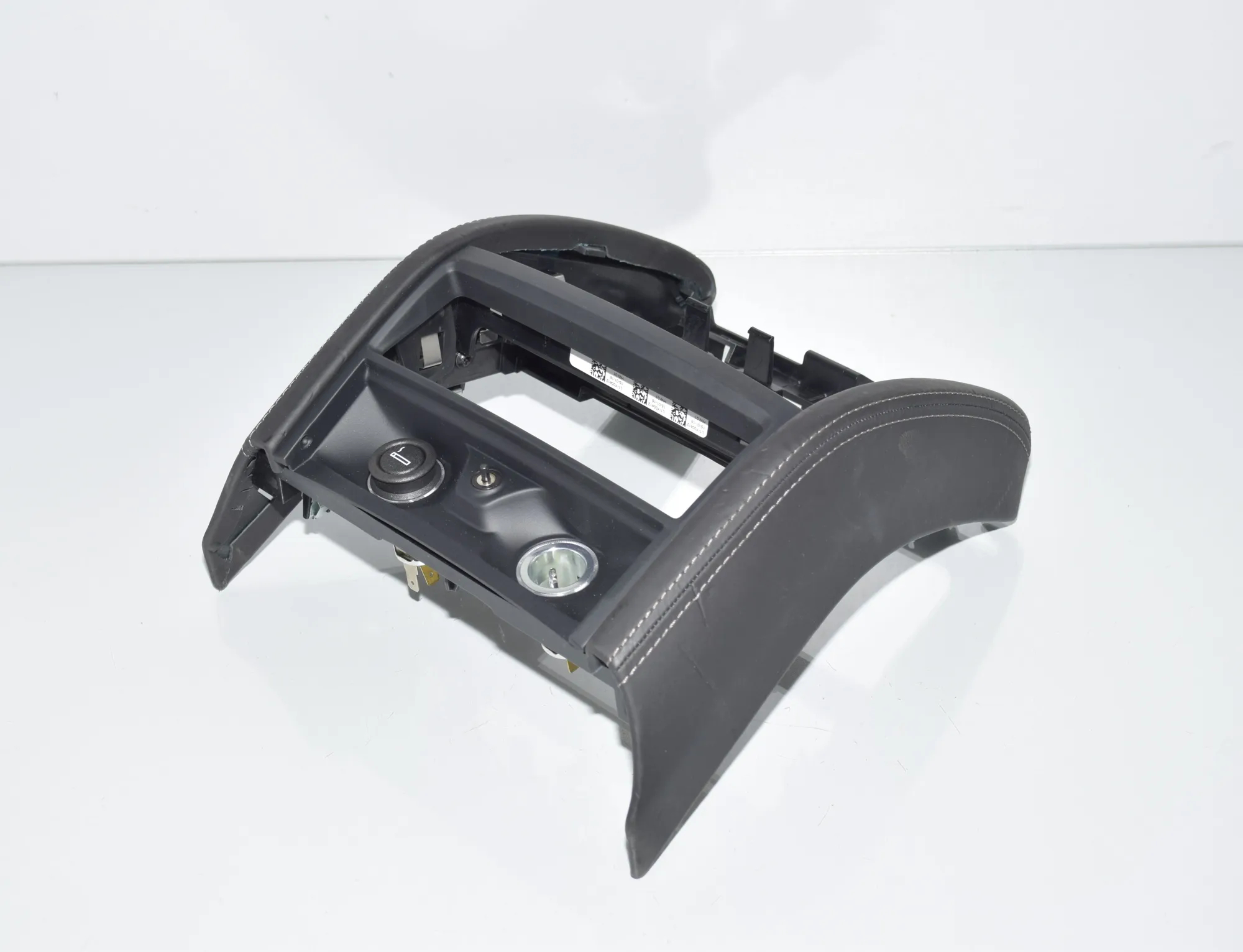 Other Interior Parts – OEM 9302186 · BMW 7 (G11, G12) BMW 7 (G11, G12) 2016 – 2