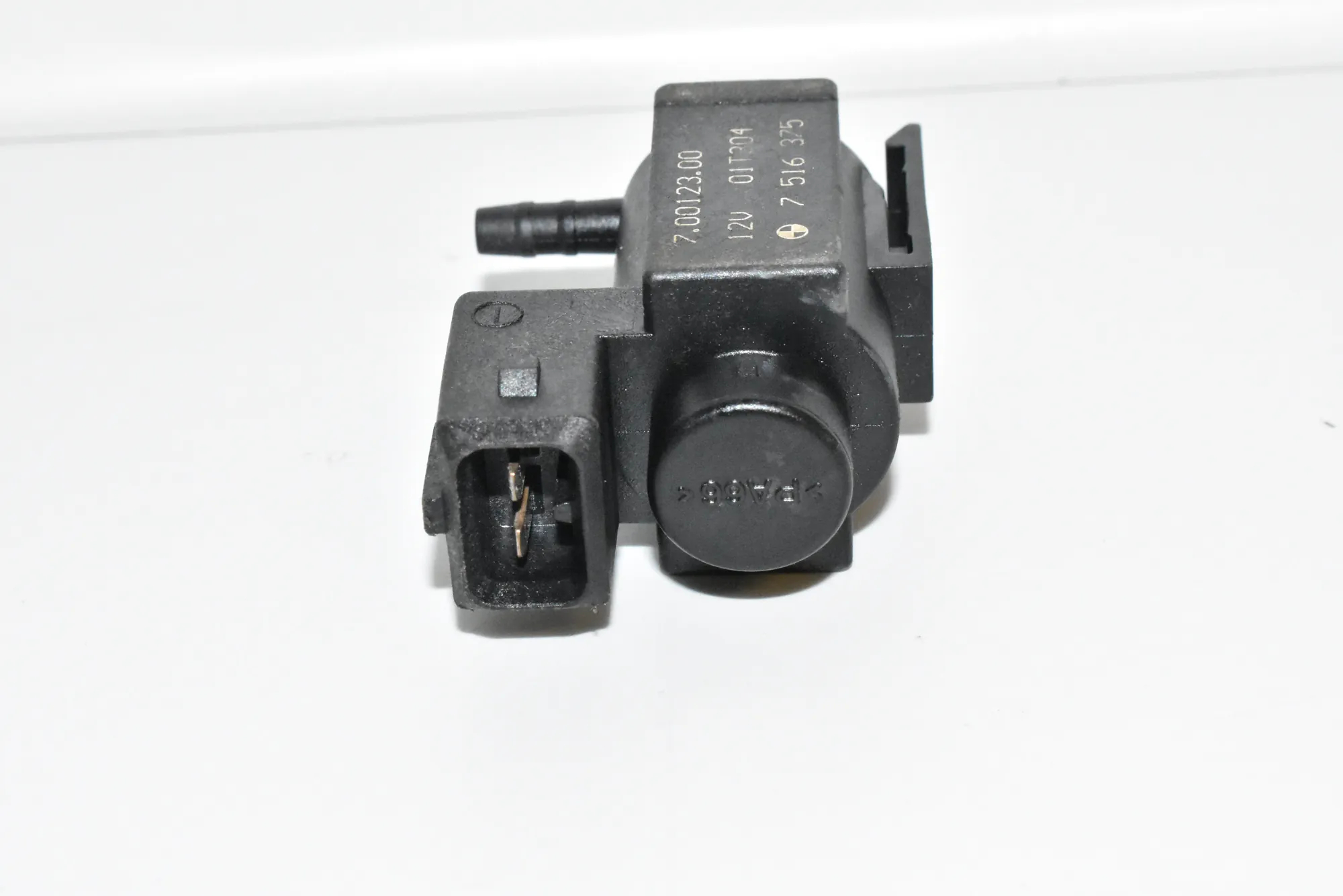 Solenoid Valve – OEM 7516375 · BMW 7 (E65, E66, E67) BMW 7 (E65, E66, E67) 2002 – 4