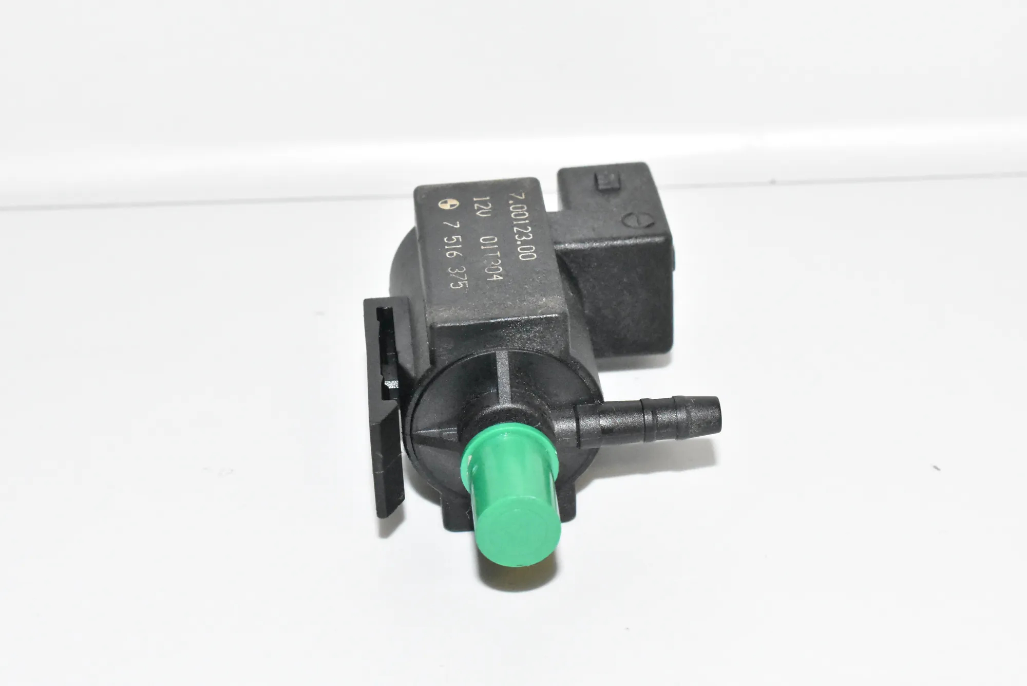 Solenoid Valve – OEM 7516375 · BMW 7 (E65, E66, E67) BMW 7 (E65, E66, E67) 2002 – 3