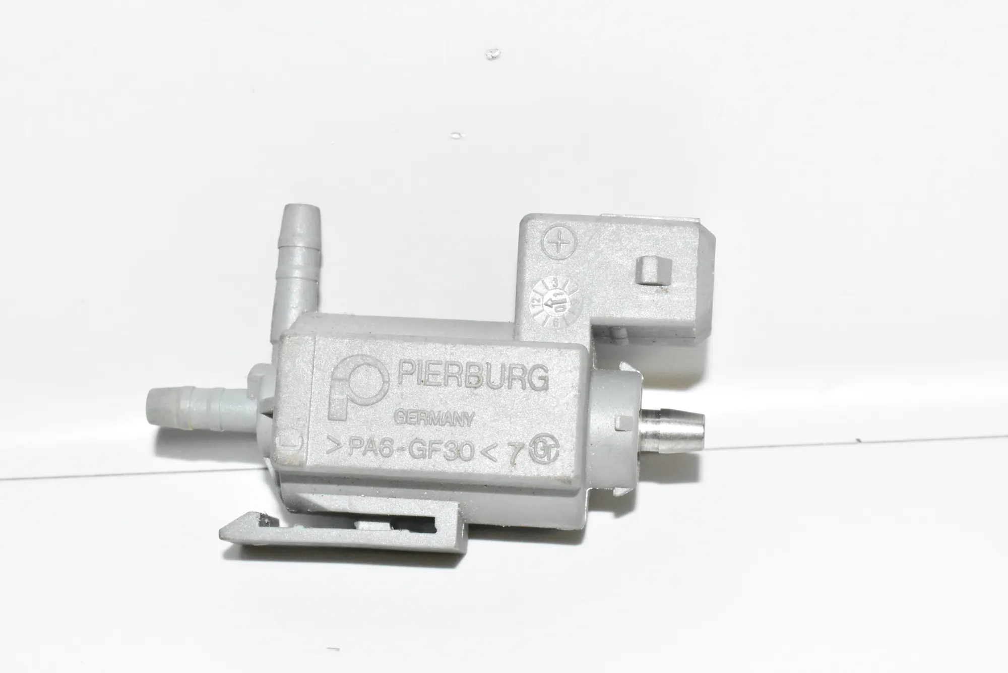 Solenoid Valve – OEM 7516376 · BMW 7 (E65, E66, E67) BMW 7 (E65, E66, E67) 2001 – 2